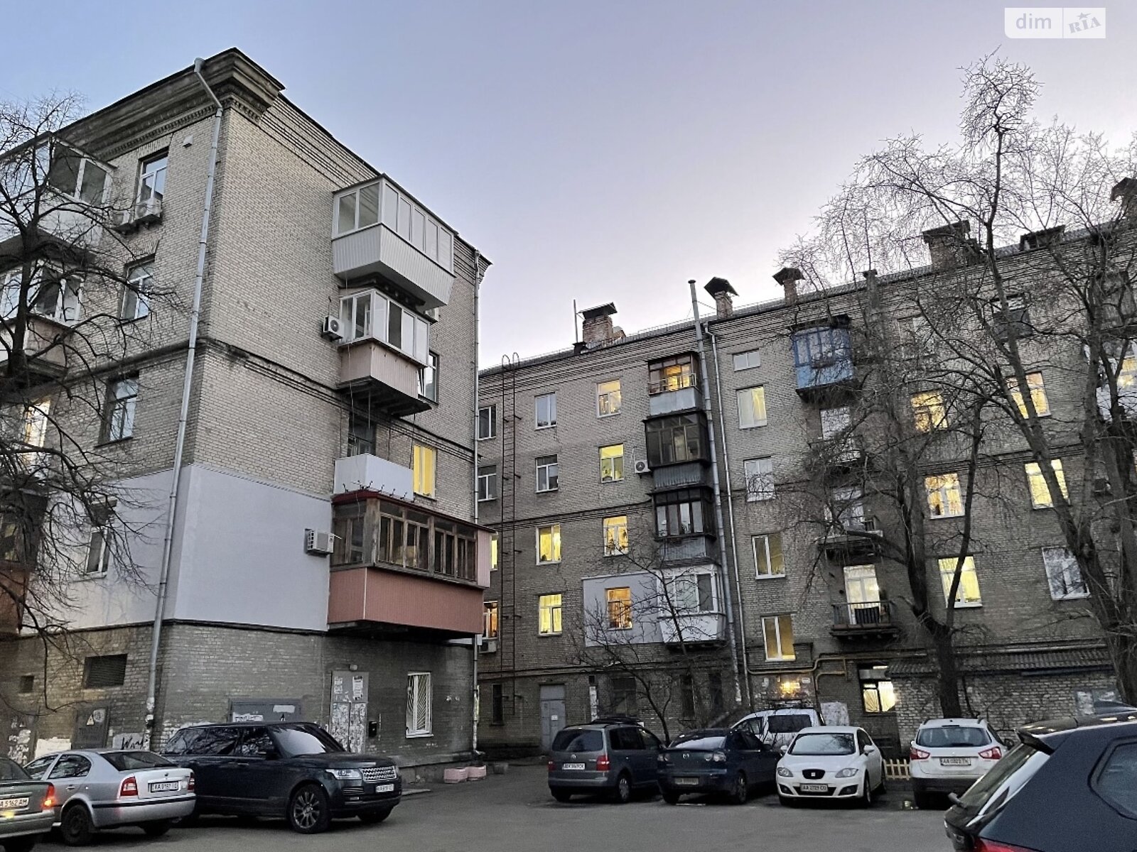 Продаж трикімнатної квартири в Києві, на вул. Будівельників 28/15, район Соцмісто фото 1 Продаж трикімнатної квартири в Києві, на вул. Будівельників 28/15, район Соцмісто фото 1