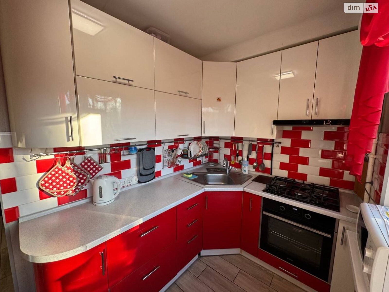Продажа трехкомнатной квартиры в Киеве, на ул. Строителей 12Б, район Соцгород фото 1 Продажа трехкомнатной квартиры в Киеве, на ул. Строителей 12Б, район Соцгород фото 1