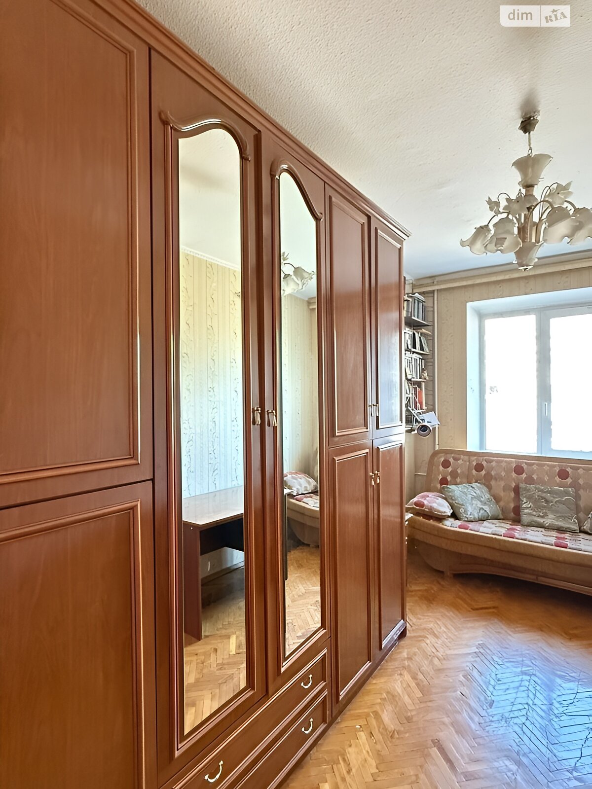 Продажа трехкомнатной квартиры в Киеве, на ул. Уинстона Черчилля 10, район Соцгород фото 1 Продажа трехкомнатной квартиры в Киеве, на ул. Уинстона Черчилля 10, район Соцгород фото 1