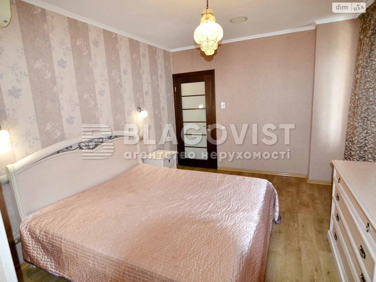 Продаж трикімнатної квартири в Києві, на бул. Верховної Ради 14Б, район Соцмісто фото 1 Продаж трикімнатної квартири в Києві, на бул. Верховної Ради 14Б, район Соцмісто фото 1