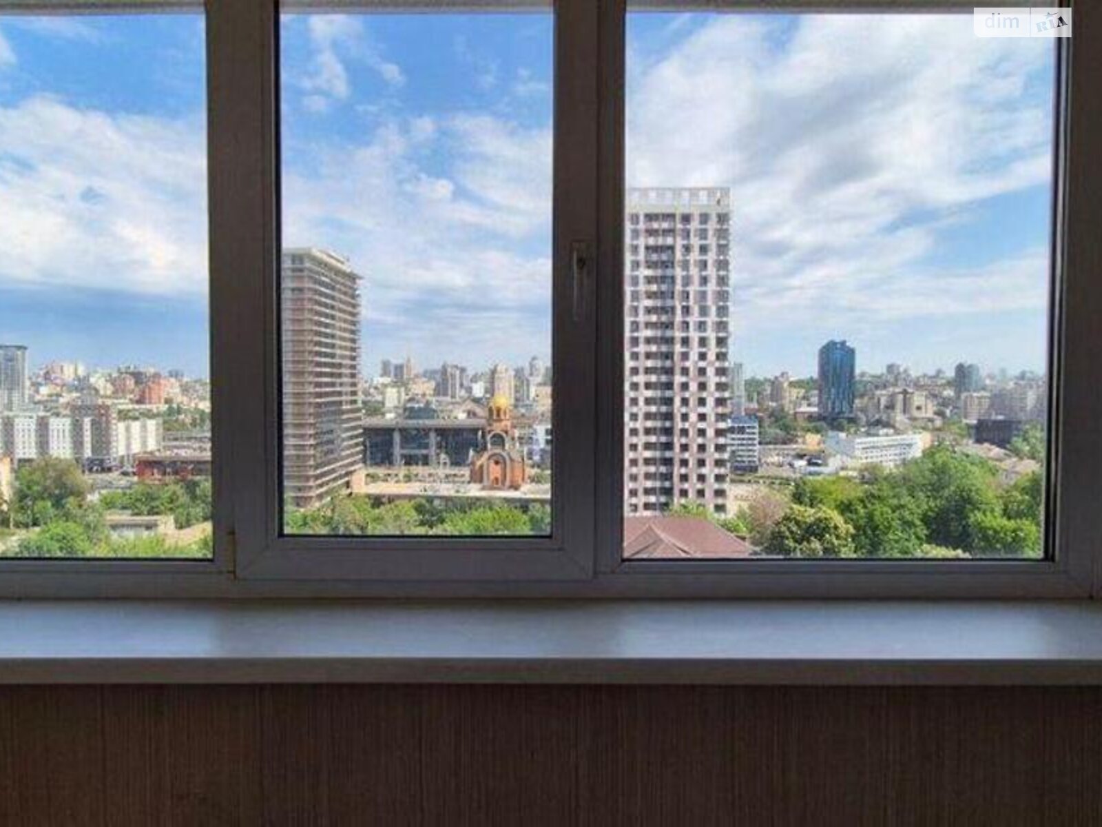 Продажа трехкомнатной квартиры в Киеве, на ул. Стадионная 6, фото 1 Продажа трехкомнатной квартиры в Киеве, на ул. Стадионная 6, фото 1