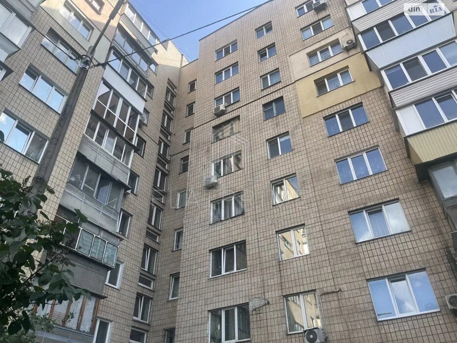 Продаж трикімнатної квартири в Києві, на вул. Хорольська 10, район Стара Дарниця фото 1 Продаж трикімнатної квартири в Києві, на вул. Хорольська 10, район Стара Дарниця фото 1