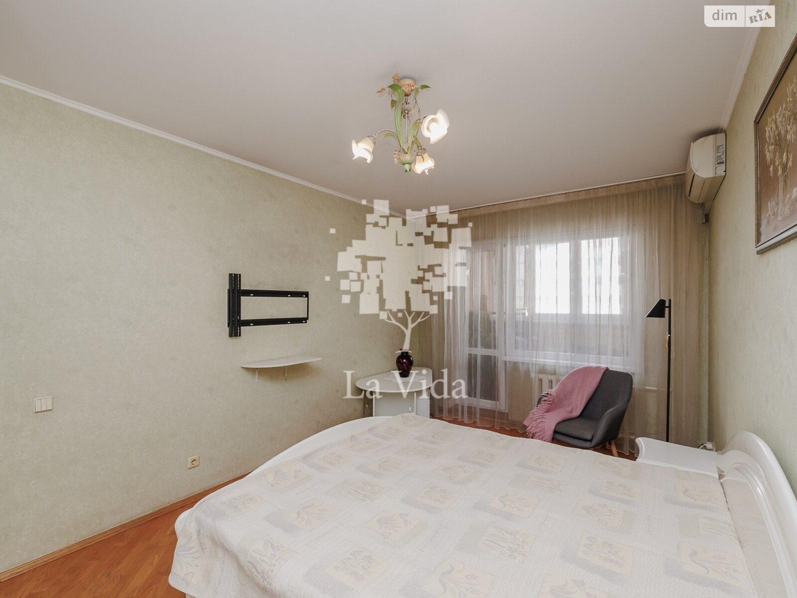 Продажа трехкомнатной квартиры в Киеве, на ул. Сосницкая 19, район Старая Дарница фото 1 Продажа трехкомнатной квартиры в Киеве, на ул. Сосницкая 19, район Старая Дарница фото 1