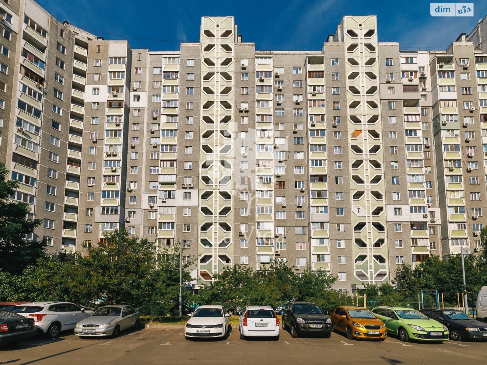 Продажа трехкомнатной квартиры в Киеве, на ул. Сосницкая 19, район Старая Дарница фото 1 Продажа трехкомнатной квартиры в Киеве, на ул. Сосницкая 19, район Старая Дарница фото 1
