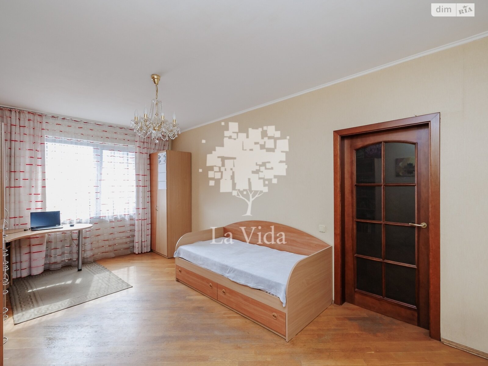 Продажа трехкомнатной квартиры в Киеве, на ул. Сосницкая 19, район Старая Дарница фото 1 Продажа трехкомнатной квартиры в Киеве, на ул. Сосницкая 19, район Старая Дарница фото 1