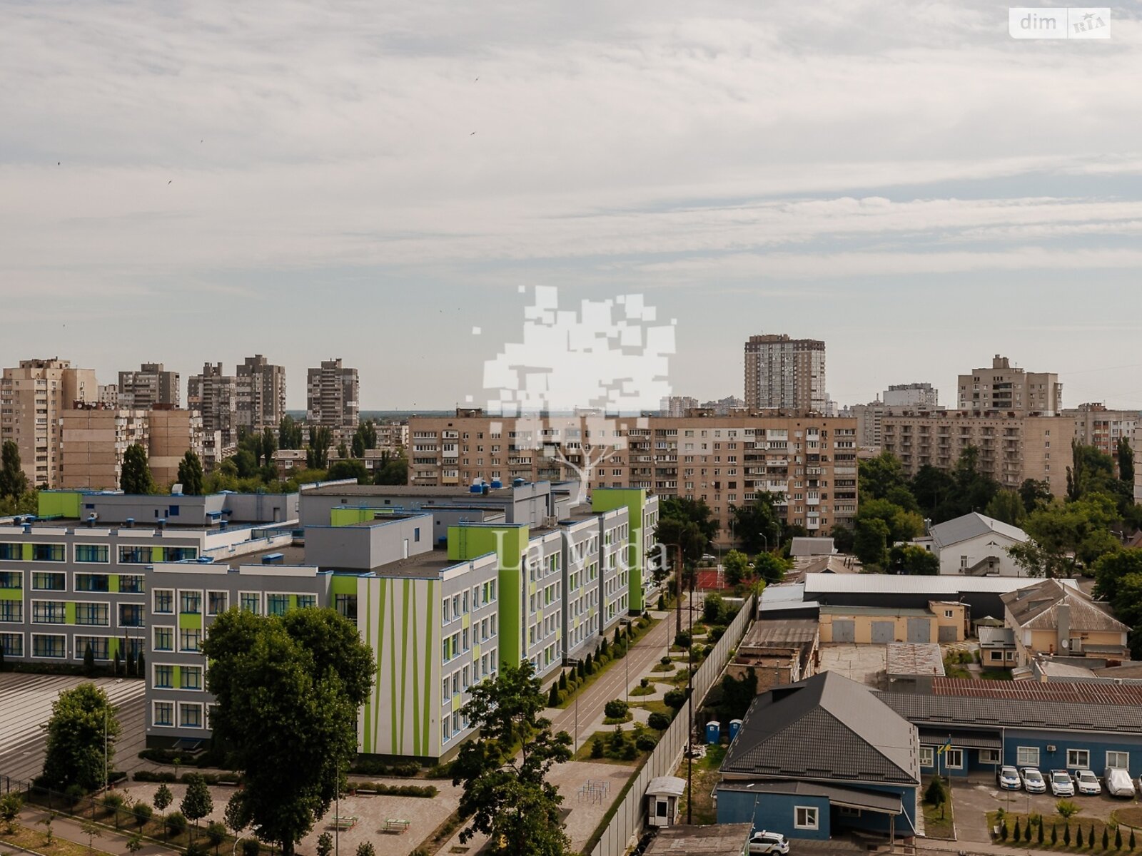 Продажа трехкомнатной квартиры в Киеве, на ул. Сосницкая 19, район Старая Дарница фото 1 Продажа трехкомнатной квартиры в Киеве, на ул. Сосницкая 19, район Старая Дарница фото 1