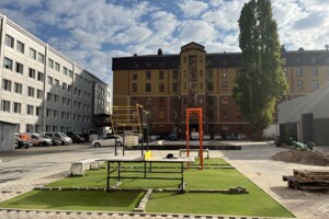 Продаж трикімнатної квартири в Києві, на вул. Володимира Сосюри 6, район Стара Дарниця фото 2