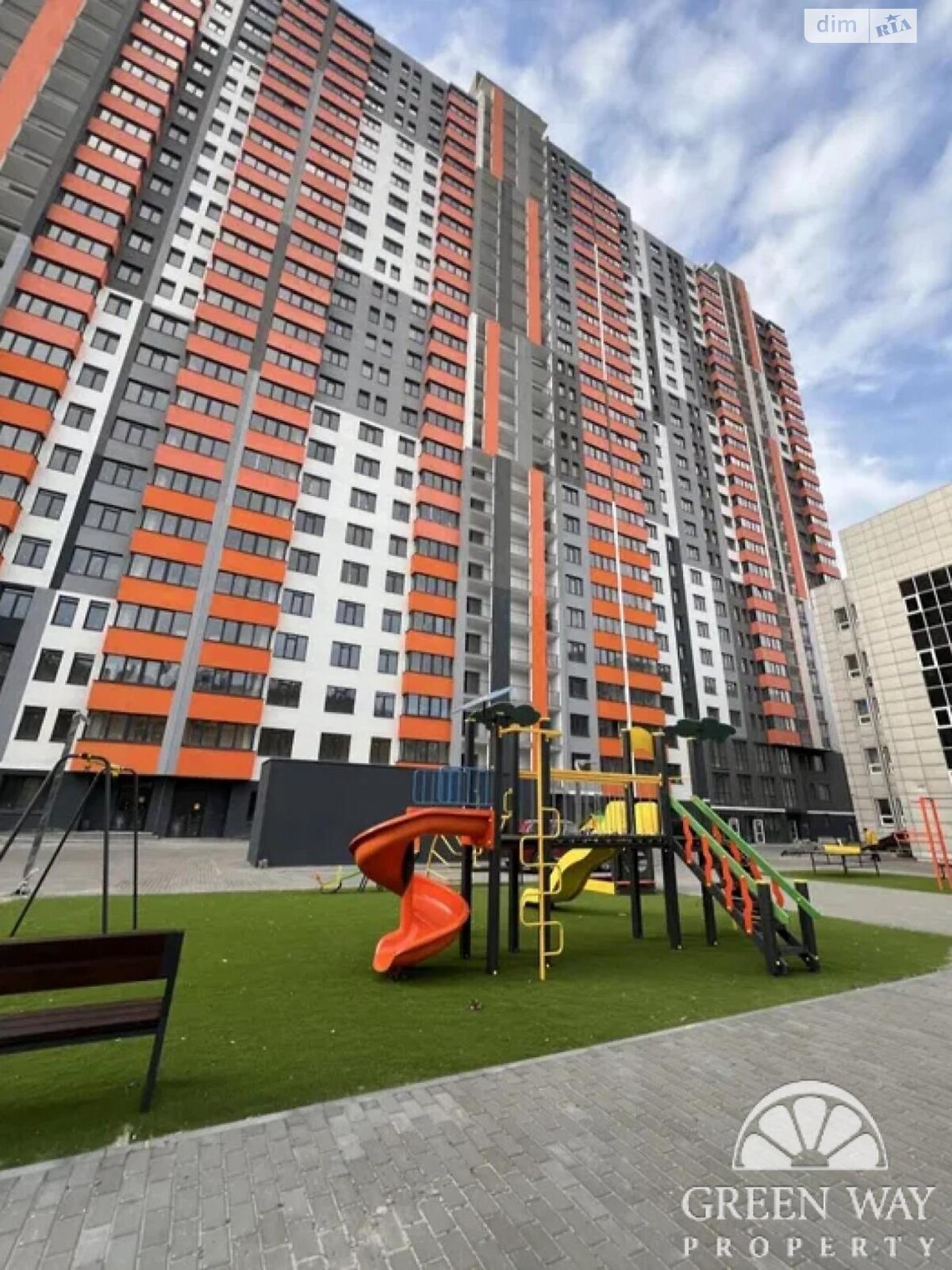 Продажа трехкомнатной квартиры в Киеве, на ул. Владимира Сосюры 6, район Старая Дарница фото 1 Продажа трехкомнатной квартиры в Киеве, на ул. Владимира Сосюры 6, район Старая Дарница фото 1