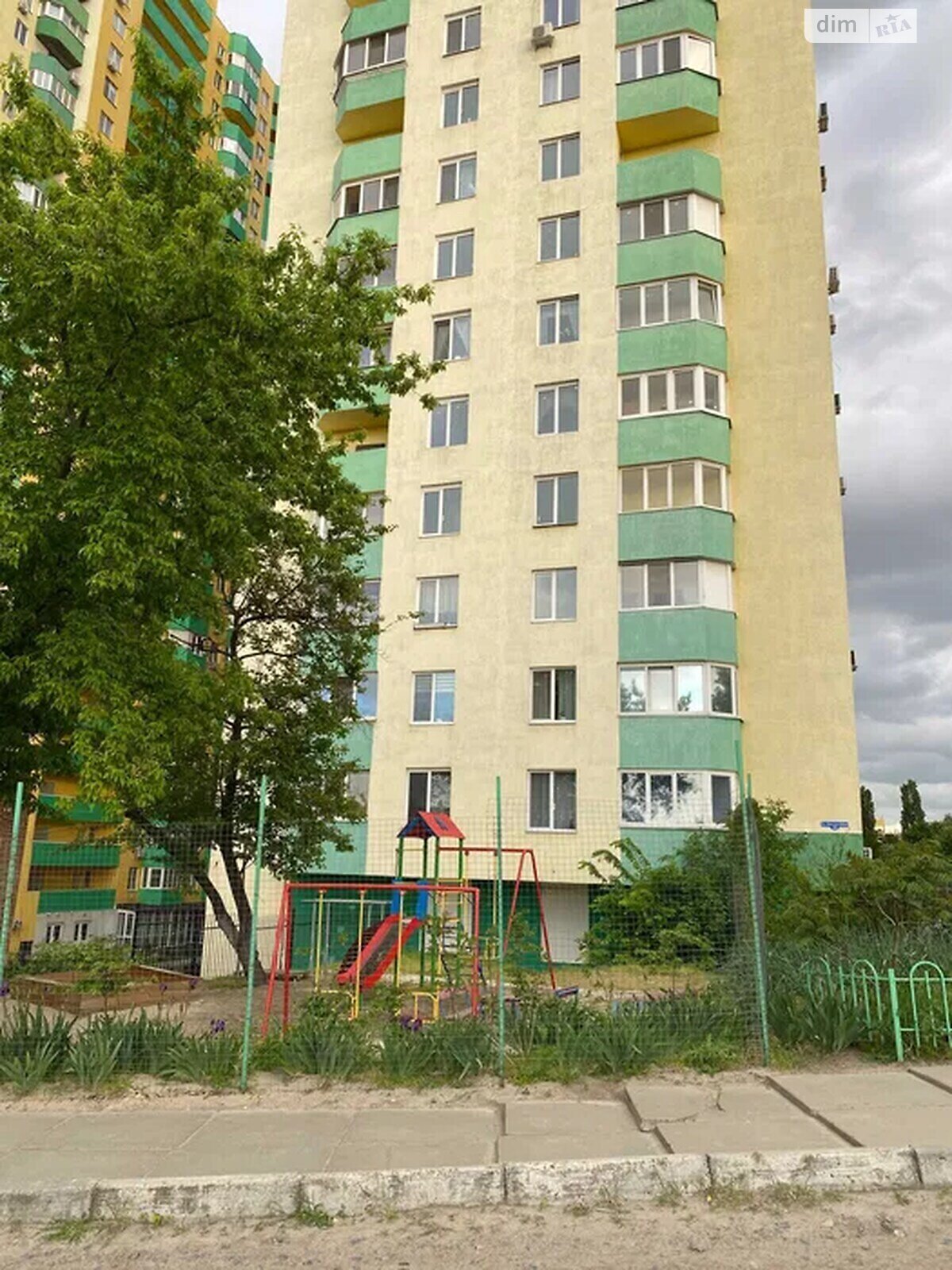 Продаж трикімнатної квартири в Києві, на бул. Ярослава Гашека 20/3, район Стара Дарниця фото 1 Продаж трикімнатної квартири в Києві, на бул. Ярослава Гашека 20/3, район Стара Дарниця фото 1