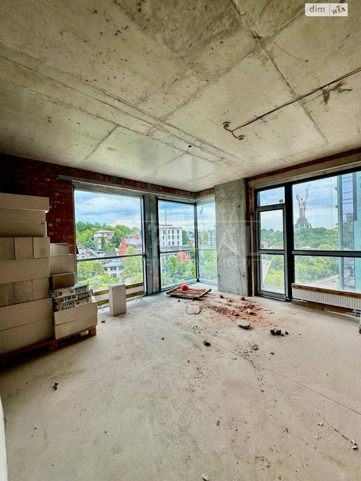 Продажа трехкомнатной квартиры в Киеве, на ул. Старонаводницкая 42-44, фото 1 Продажа трехкомнатной квартиры в Киеве, на ул. Старонаводницкая 42-44, фото 1