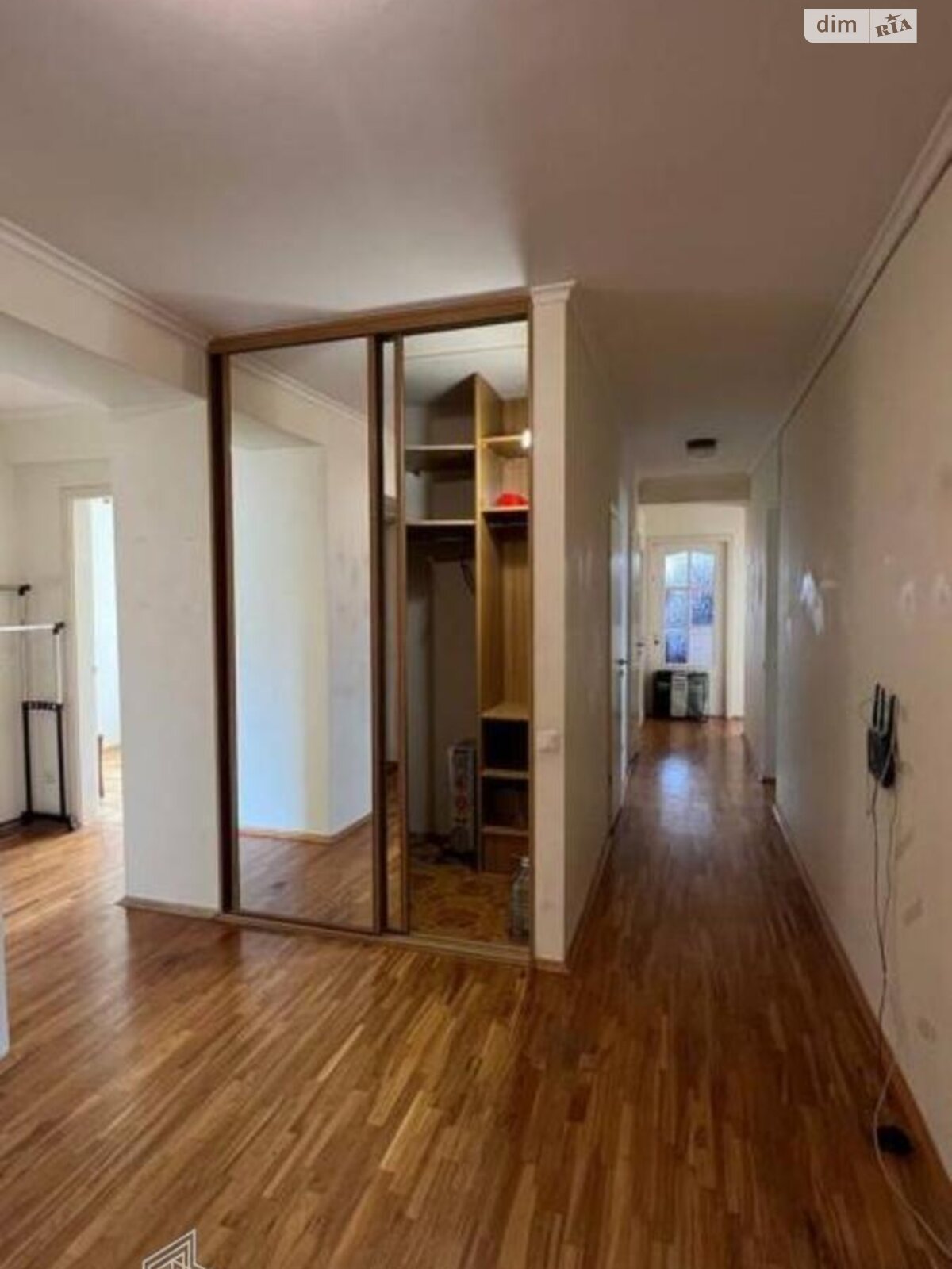 Продажа четырехкомнатной квартиры в Киеве, на ул. Старонаводницкая 4А, фото 1 Продажа четырехкомнатной квартиры в Киеве, на ул. Старонаводницкая 4А, фото 1