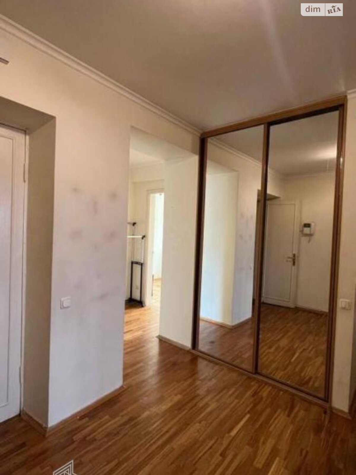 Продажа четырехкомнатной квартиры в Киеве, на ул. Старонаводницкая 4А, фото 1 Продажа четырехкомнатной квартиры в Киеве, на ул. Старонаводницкая 4А, фото 1