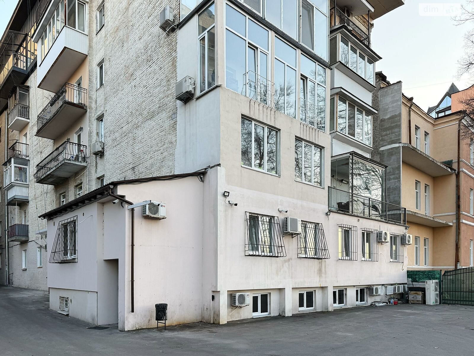 Продаж п`ятикімнатної квартири в Києві, на вул. Велика Житомирська 16, район Старий Київ фото 1 Продаж п`ятикімнатної квартири в Києві, на вул. Велика Житомирська 16, район Старий Київ фото 1