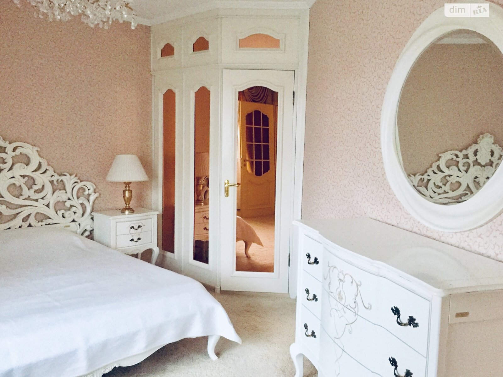 Продажа трехкомнатной квартиры в Киеве, на ул. Большая Житомирская, район Старый Киев фото 1 Продажа трехкомнатной квартиры в Киеве, на ул. Большая Житомирская, район Старый Киев фото 1