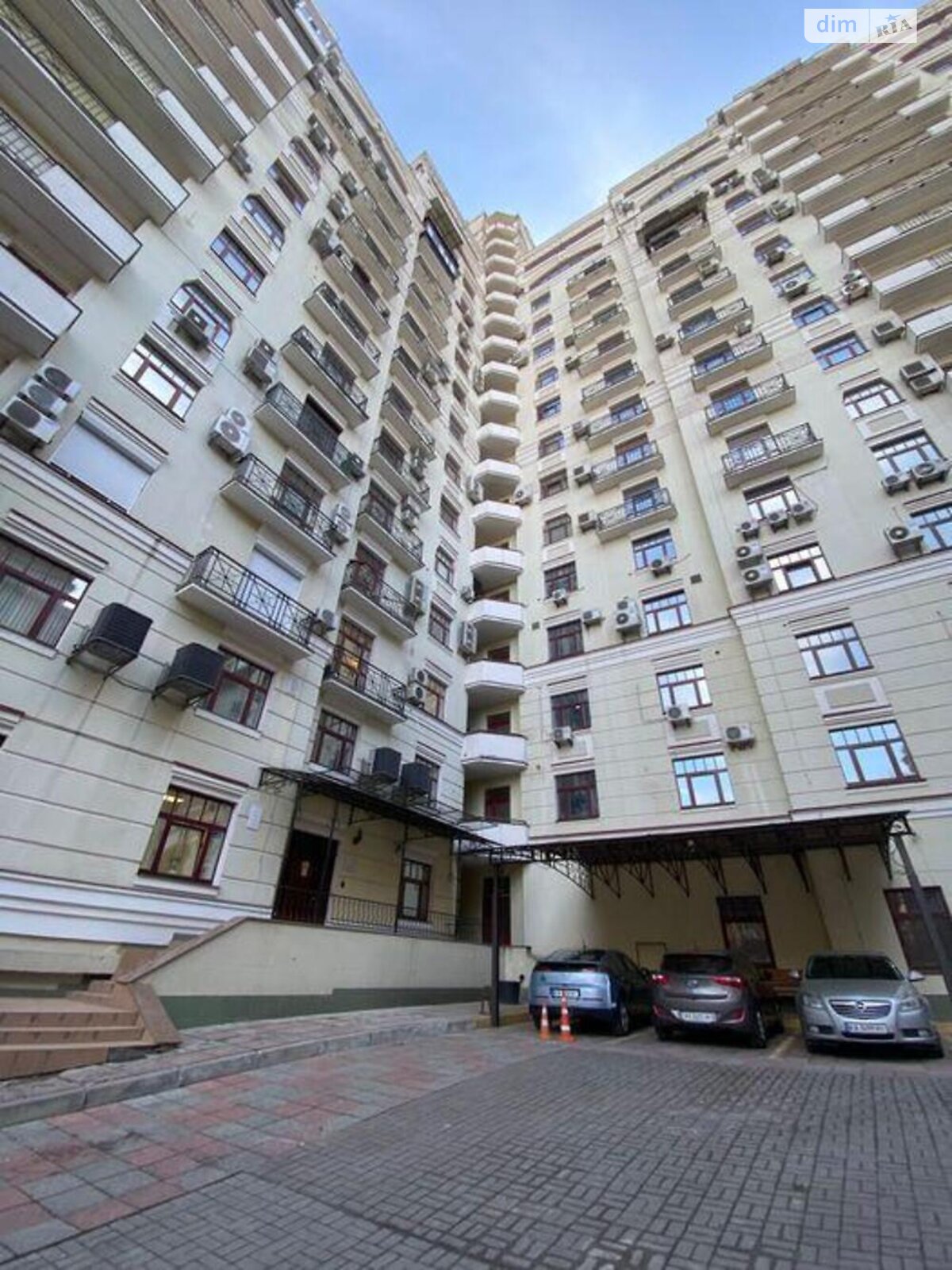 Продажа трехкомнатной квартиры в Киеве, на ул. Ирининская 5/24, район Старый Киев фото 1 Продажа трехкомнатной квартиры в Киеве, на ул. Ирининская 5/24, район Старый Киев фото 1