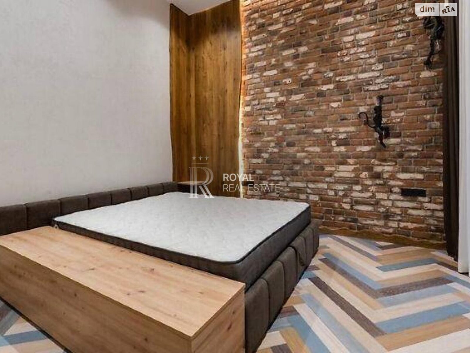 Продажа однокомнатной квартиры в Киеве, на пл. Михайловская 6, район Старый Киев фото 1 Продажа однокомнатной квартиры в Киеве, на пл. Михайловская 6, район Старый Киев фото 1