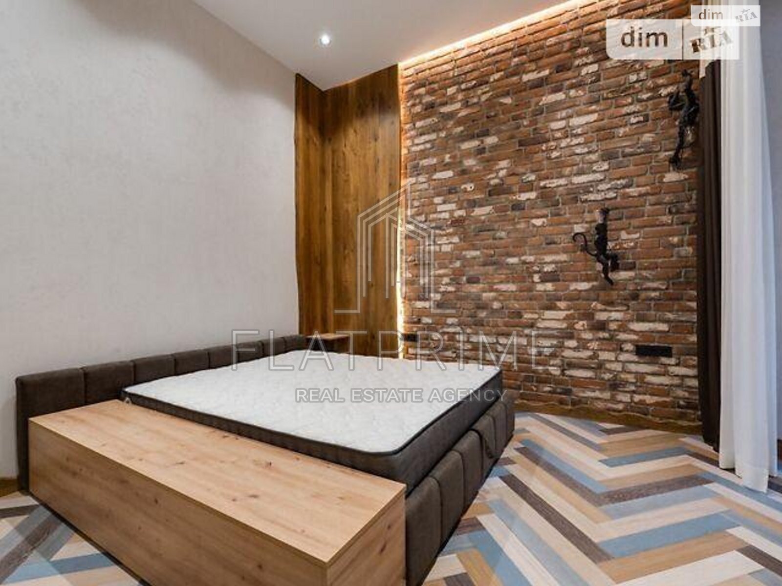 Продажа двухкомнатной квартиры в Киеве, на пл. Михайловская 6, район Старый Киев фото 1