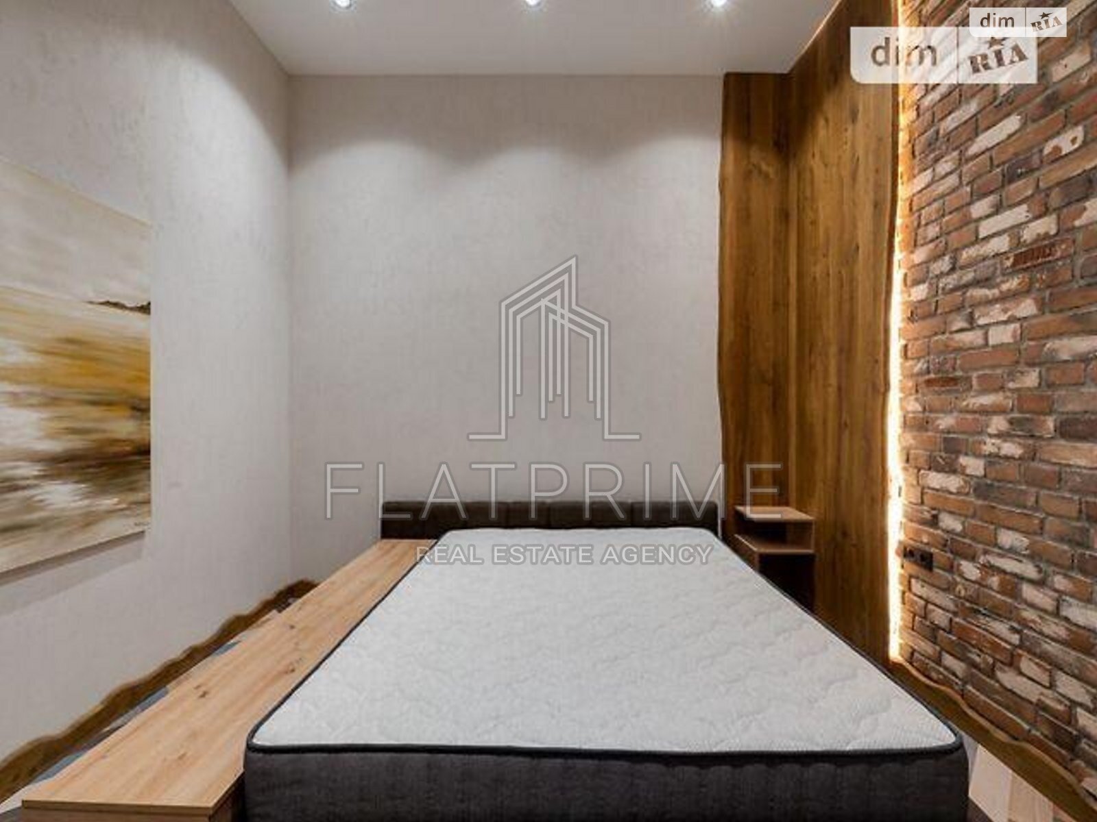 Продажа двухкомнатной квартиры в Киеве, на пл. Михайловская 6, район Старый Киев фото 1