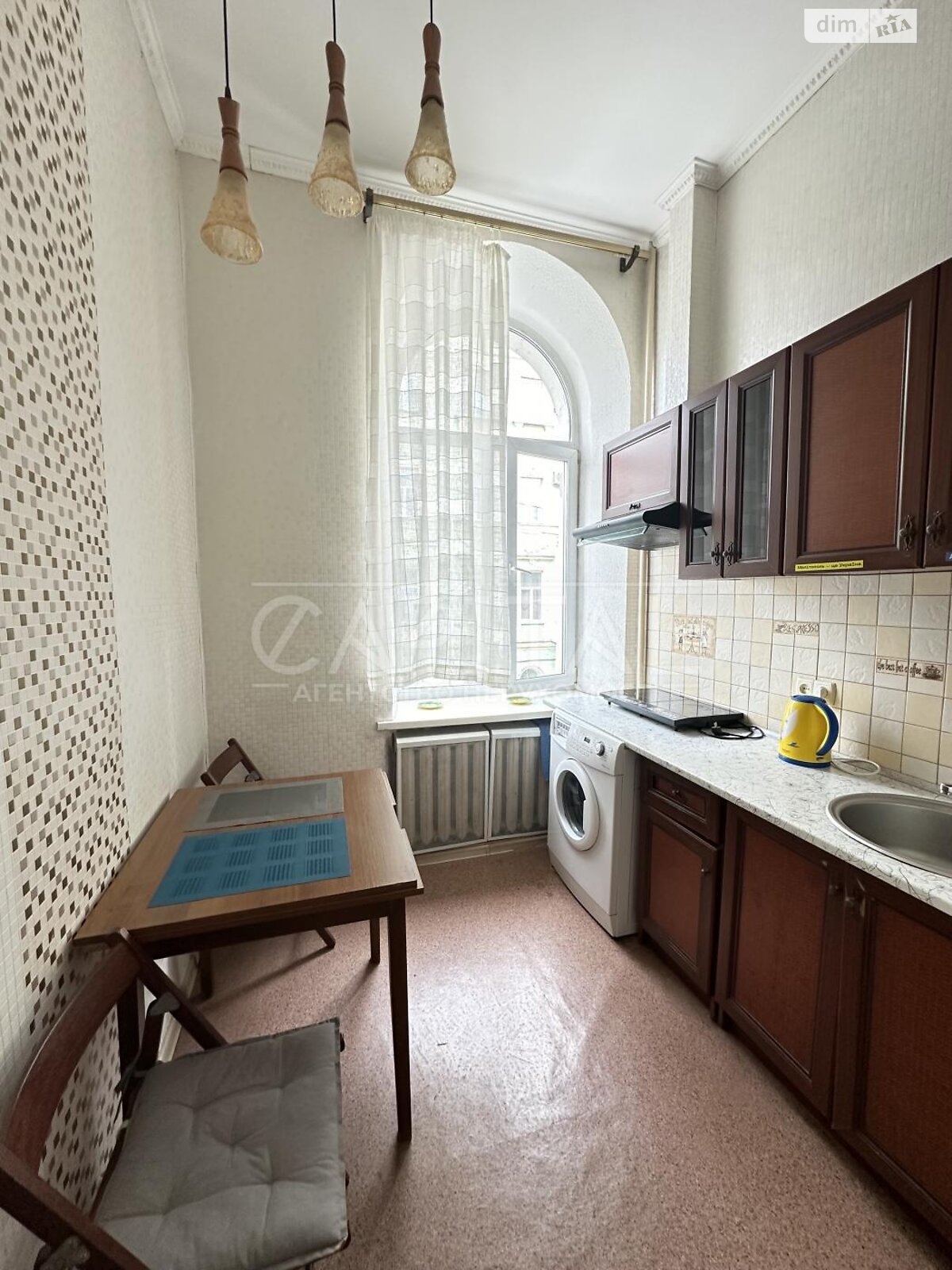 Продаж трикімнатної квартири в Києві, на вул. Михайлівська 21, район Старий Київ фото 1 Продаж трикімнатної квартири в Києві, на вул. Михайлівська 21, район Старий Київ фото 1