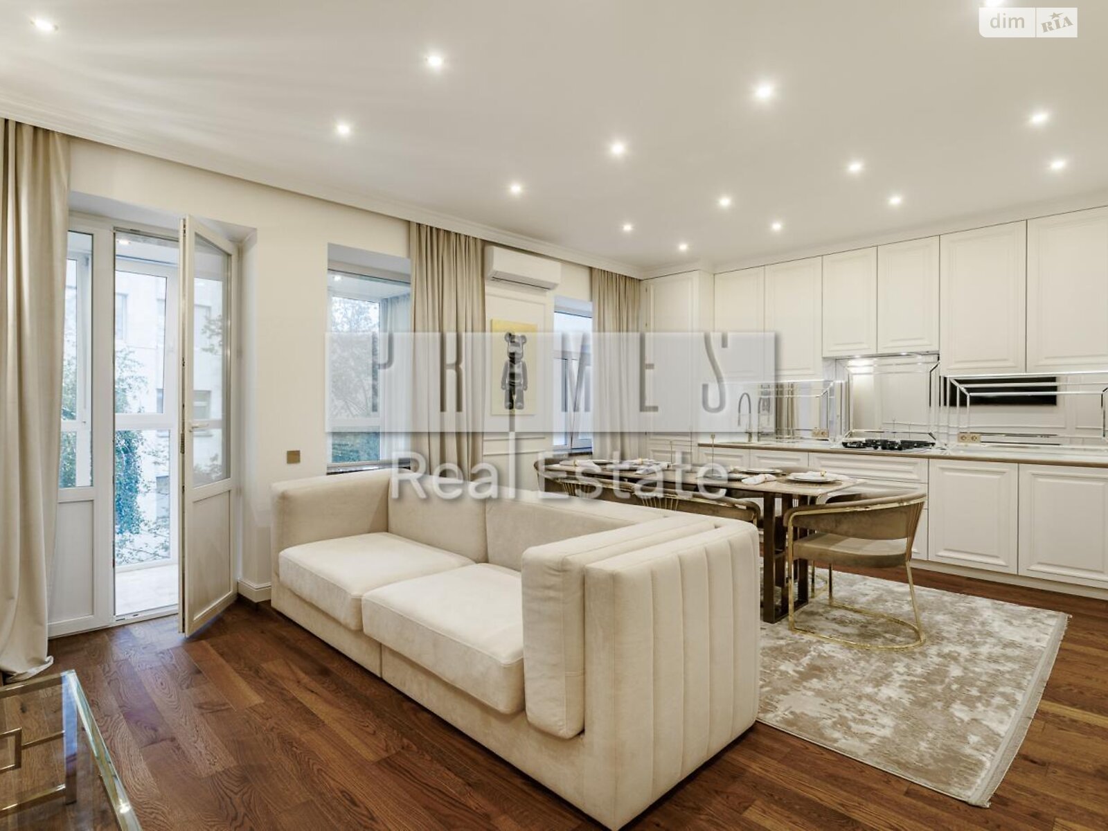 Продажа двухкомнатной квартиры в Киеве, на ул. Олеся Гончара 8, район Старый Киев фото 1