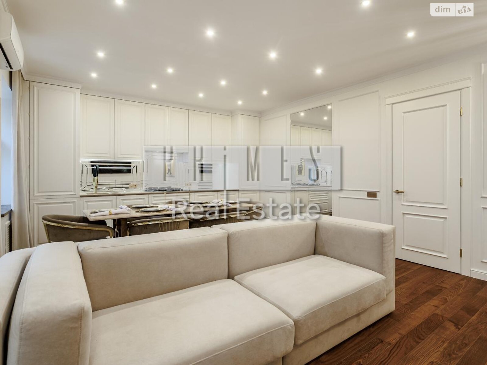 Продажа двухкомнатной квартиры в Киеве, на ул. Олеся Гончара 8, район Старый Киев фото 1