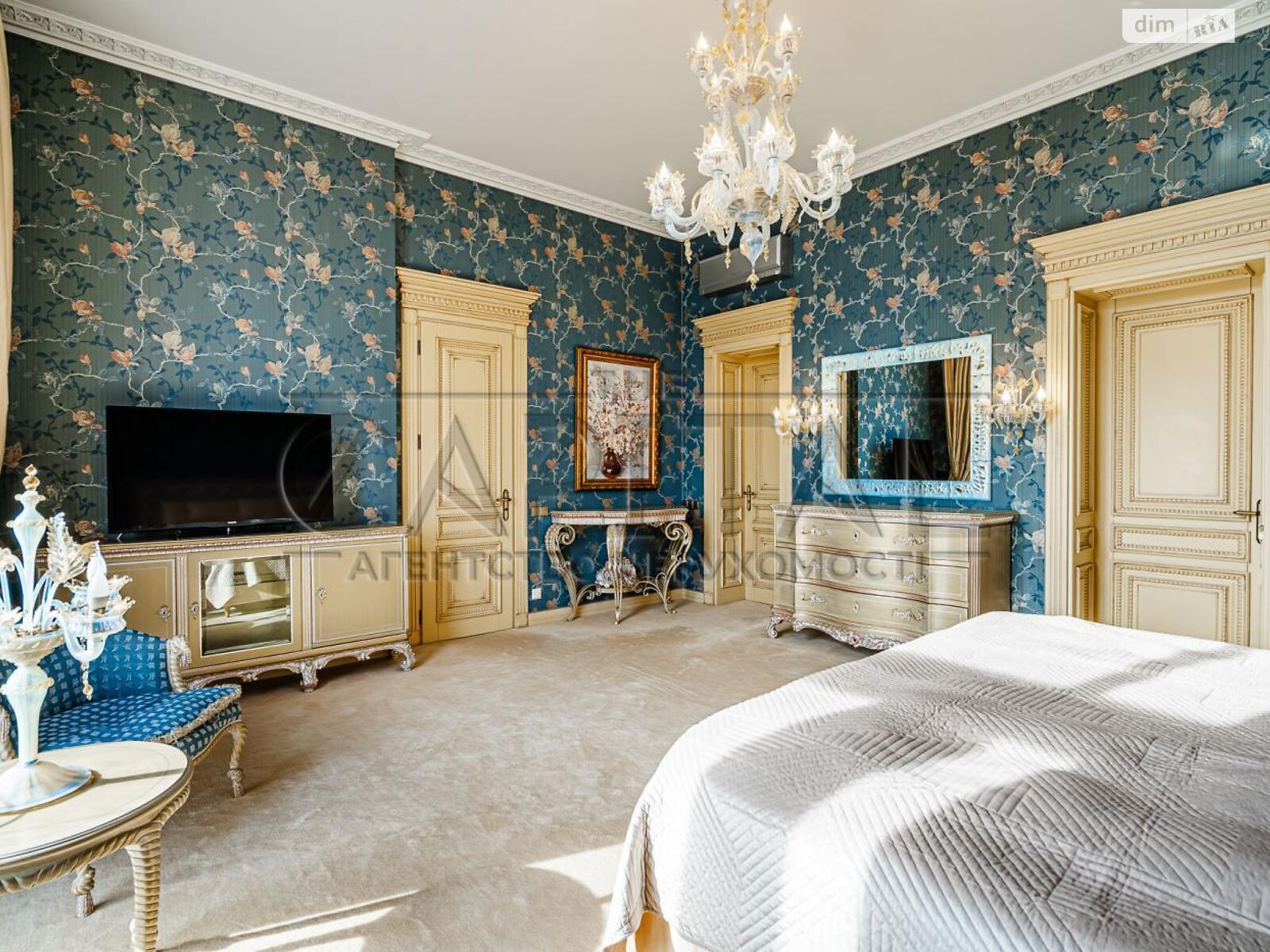 Продажа пятикомнатной квартиры в Киеве, на ул. Паторжинского 14, район Старый Киев фото 1