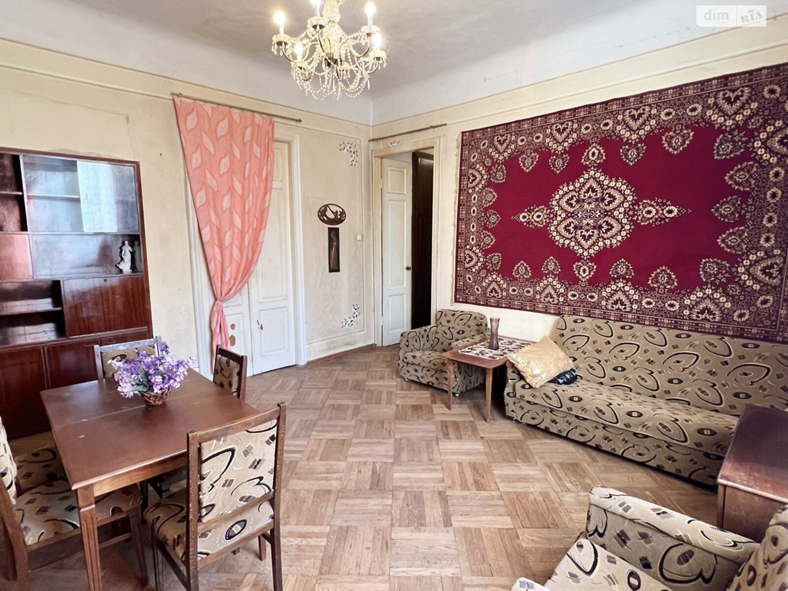 Продажа трехкомнатной квартиры в Киеве, на ул. Рейтарская 35Б, район Старый Киев фото 1 Продажа трехкомнатной квартиры в Киеве, на ул. Рейтарская 35Б, район Старый Киев фото 1