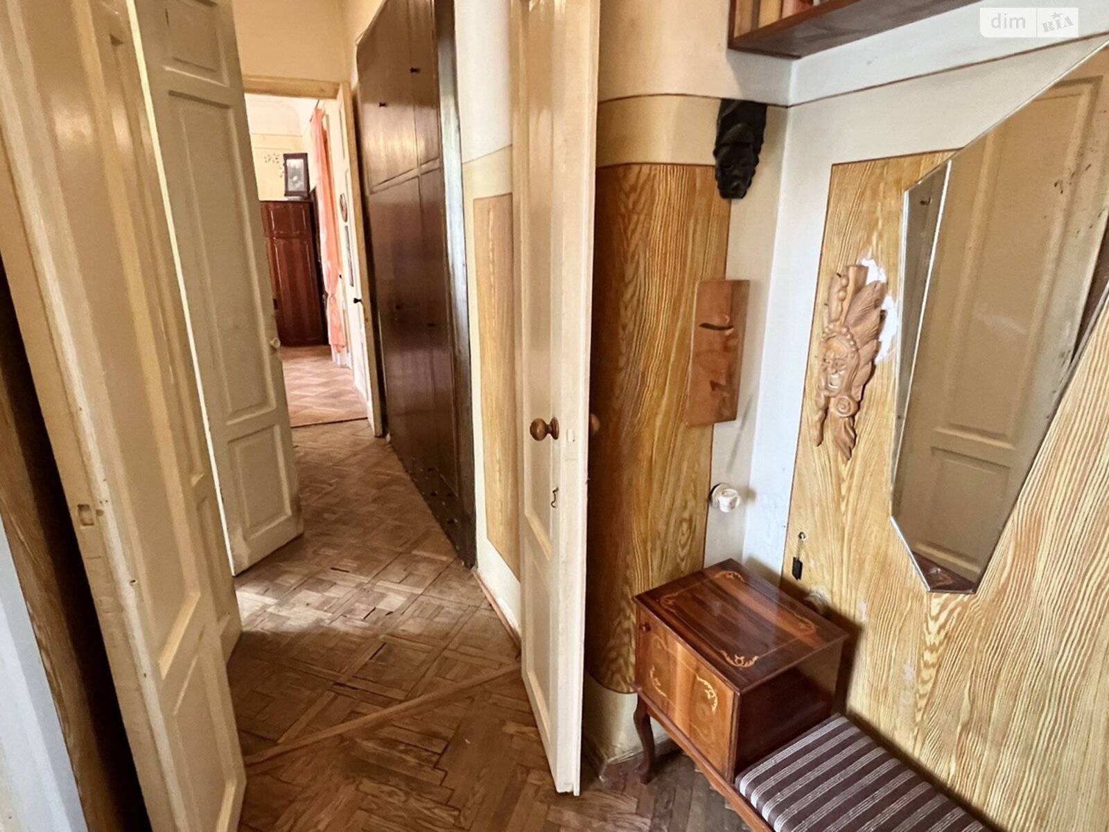 Продажа трехкомнатной квартиры в Киеве, на ул. Рейтарская 35Б, район Старый Киев фото 1 Продажа трехкомнатной квартиры в Киеве, на ул. Рейтарская 35Б, район Старый Киев фото 1
