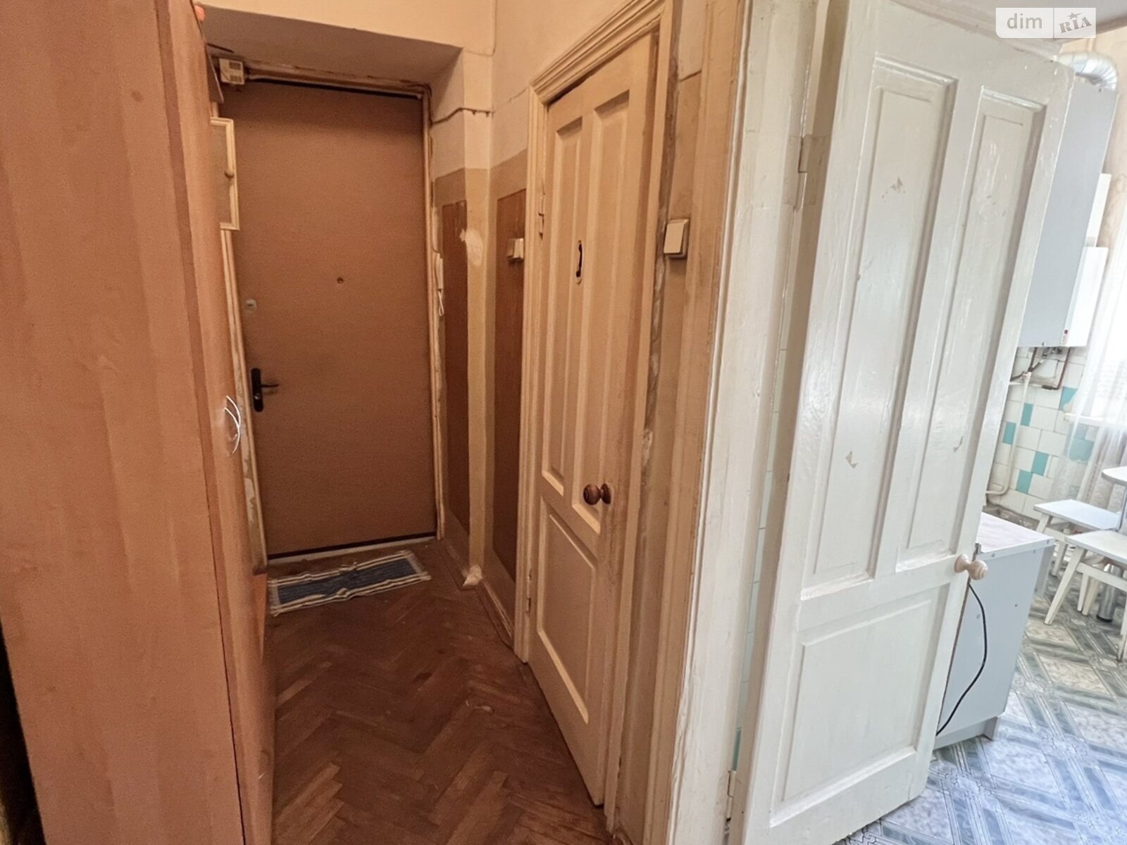Продажа трехкомнатной квартиры в Киеве, на ул. Рейтарская 35Б, район Старый Киев фото 1 Продажа трехкомнатной квартиры в Киеве, на ул. Рейтарская 35Б, район Старый Киев фото 1