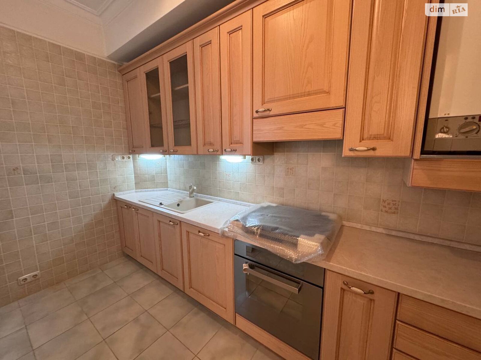 Продаж чотирикімнатної квартири в Києві, на вул. Рейтарська 34, район Старий Київ фото 1 Продаж чотирикімнатної квартири в Києві, на вул. Рейтарська 34, район Старий Київ фото 1
