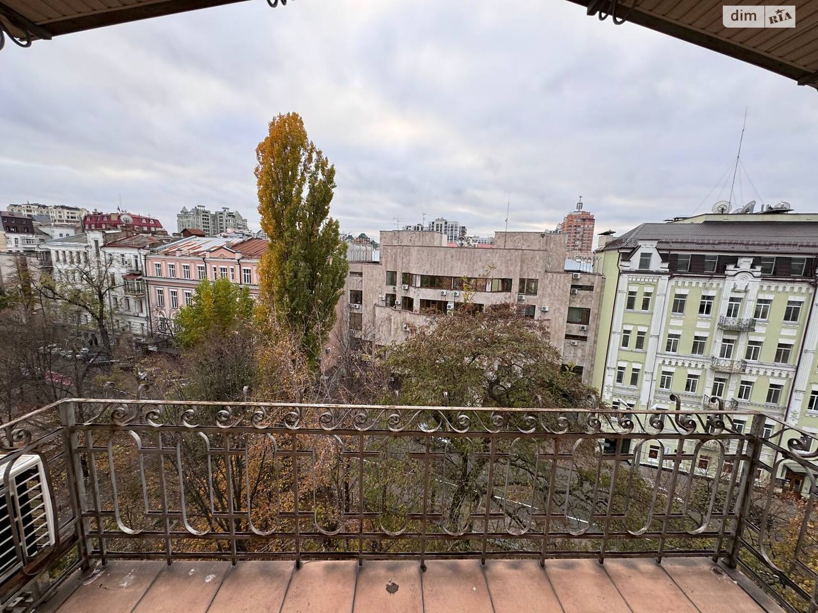 Продаж чотирикімнатної квартири в Києві, на вул. Рейтарська 34, район Старий Київ фото 1 Продаж чотирикімнатної квартири в Києві, на вул. Рейтарська 34, район Старий Київ фото 1