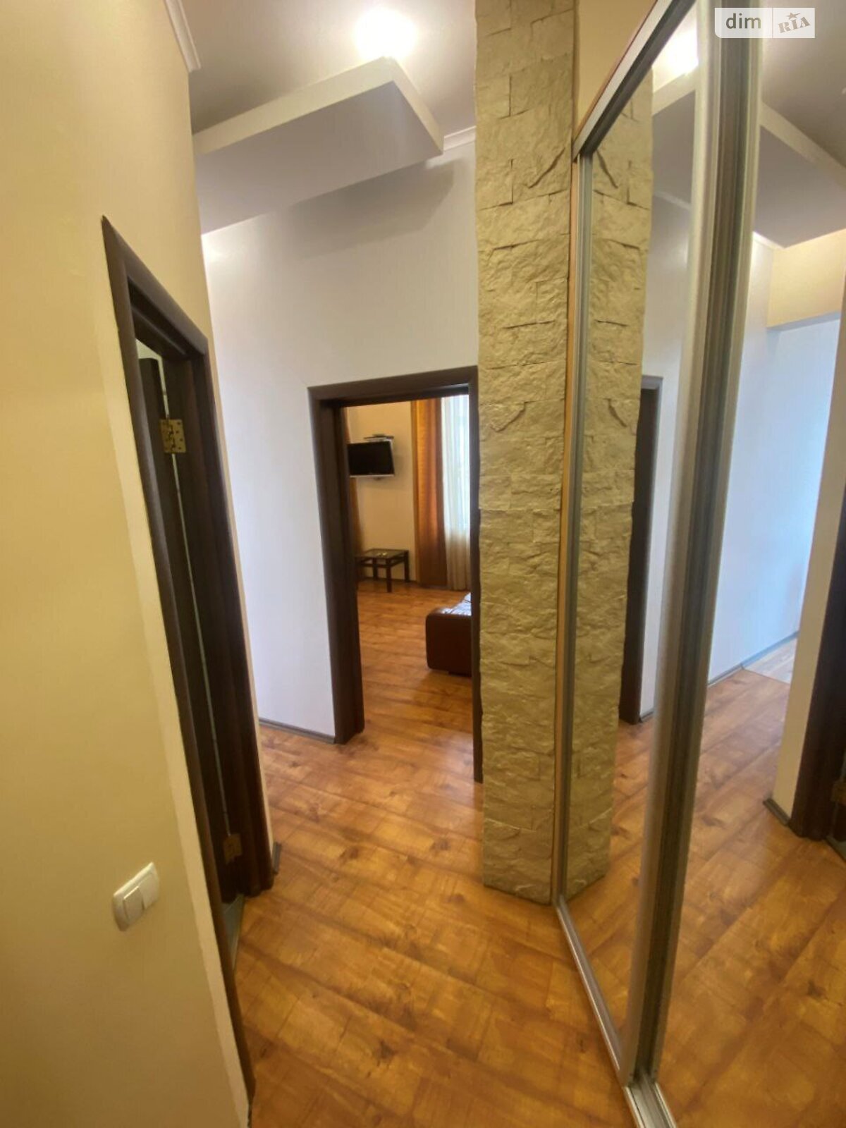 Продажа однокомнатной квартиры в Киеве, на ул. Рейтарская 25, район Старый Киев фото 1 Продажа однокомнатной квартиры в Киеве, на ул. Рейтарская 25, район Старый Киев фото 1