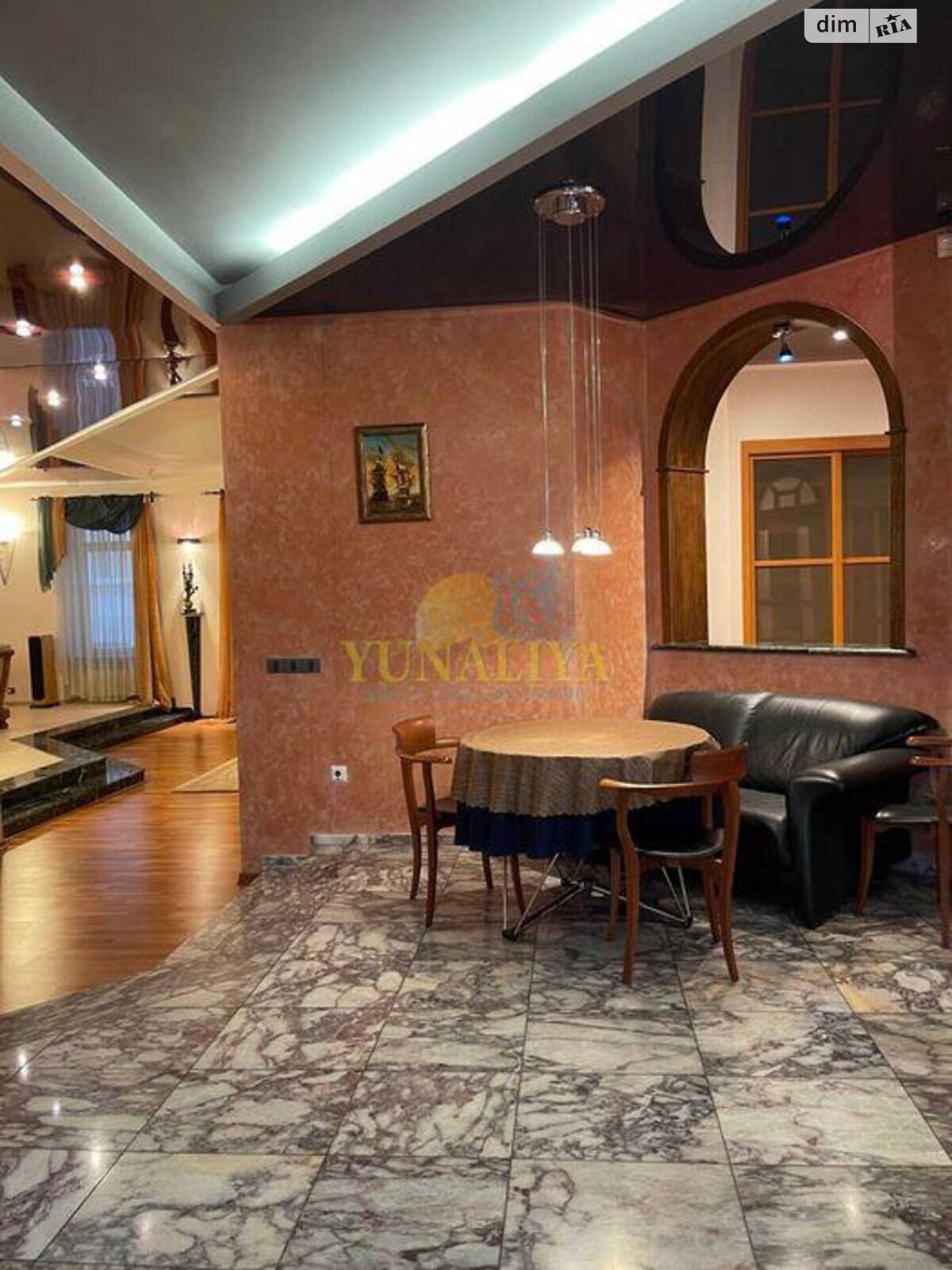 Продаж двокімнатної квартири в Києві, на вул. Ярославів Вал 14В, район Старий Київ фото 1 Продаж двокімнатної квартири в Києві, на вул. Ярославів Вал 14В, район Старий Київ фото 1