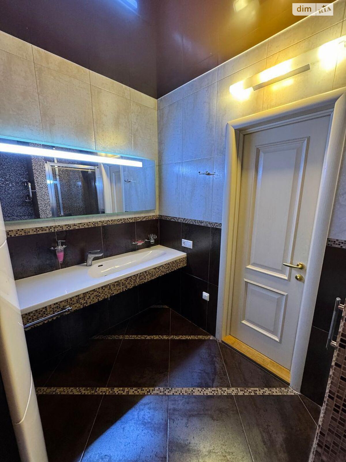 Продажа пятикомнатной квартиры в Киеве, на ул. Степана Рудницкого 3/7, фото 1 Продажа пятикомнатной квартиры в Киеве, на ул. Степана Рудницкого 3/7, фото 1
