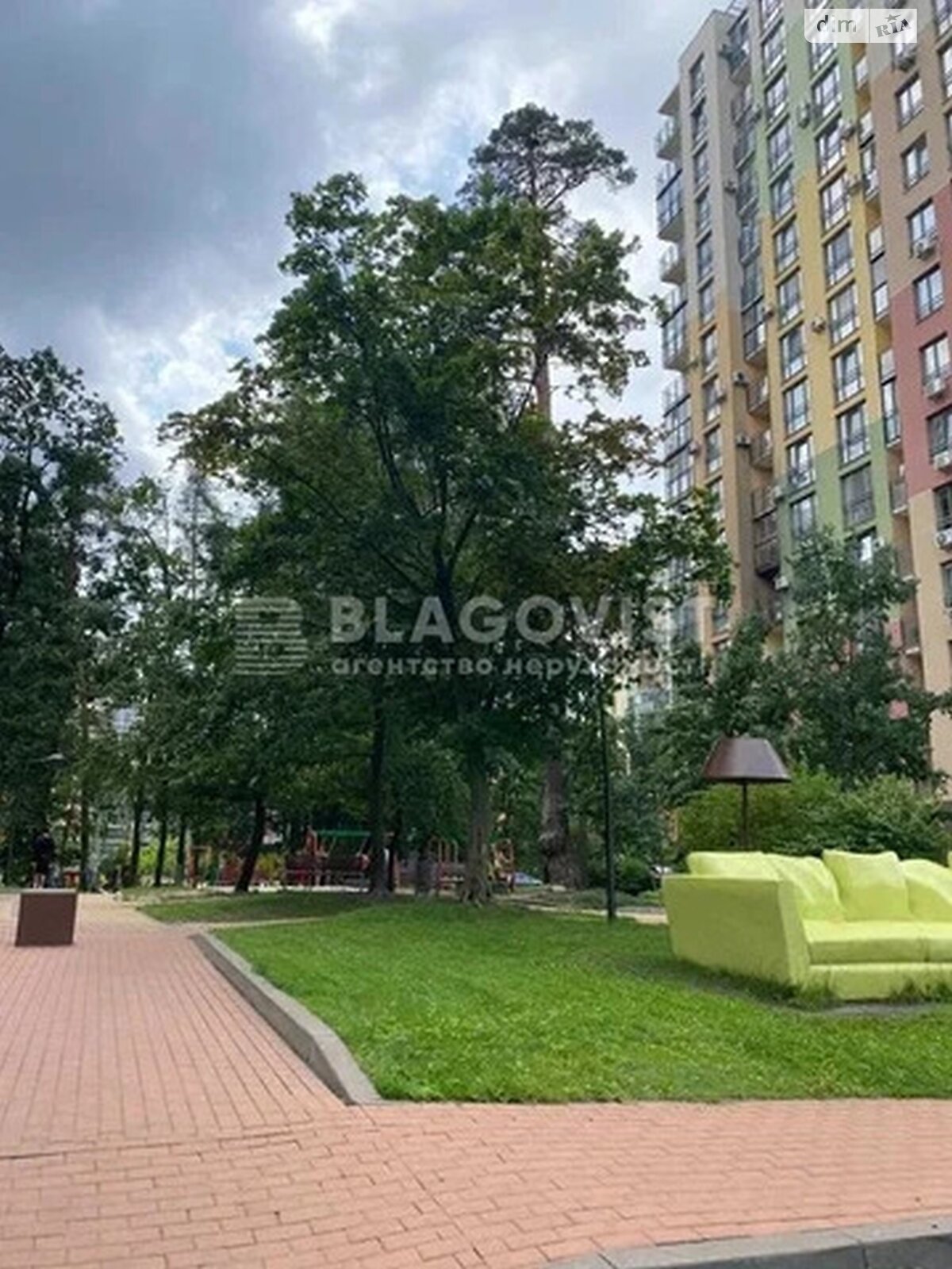Продажа трехкомнатной квартиры в Киеве, на ул. Анатолия Петрицкого 17А, район Святошино фото 1 Продажа трехкомнатной квартиры в Киеве, на ул. Анатолия Петрицкого 17А, район Святошино фото 1