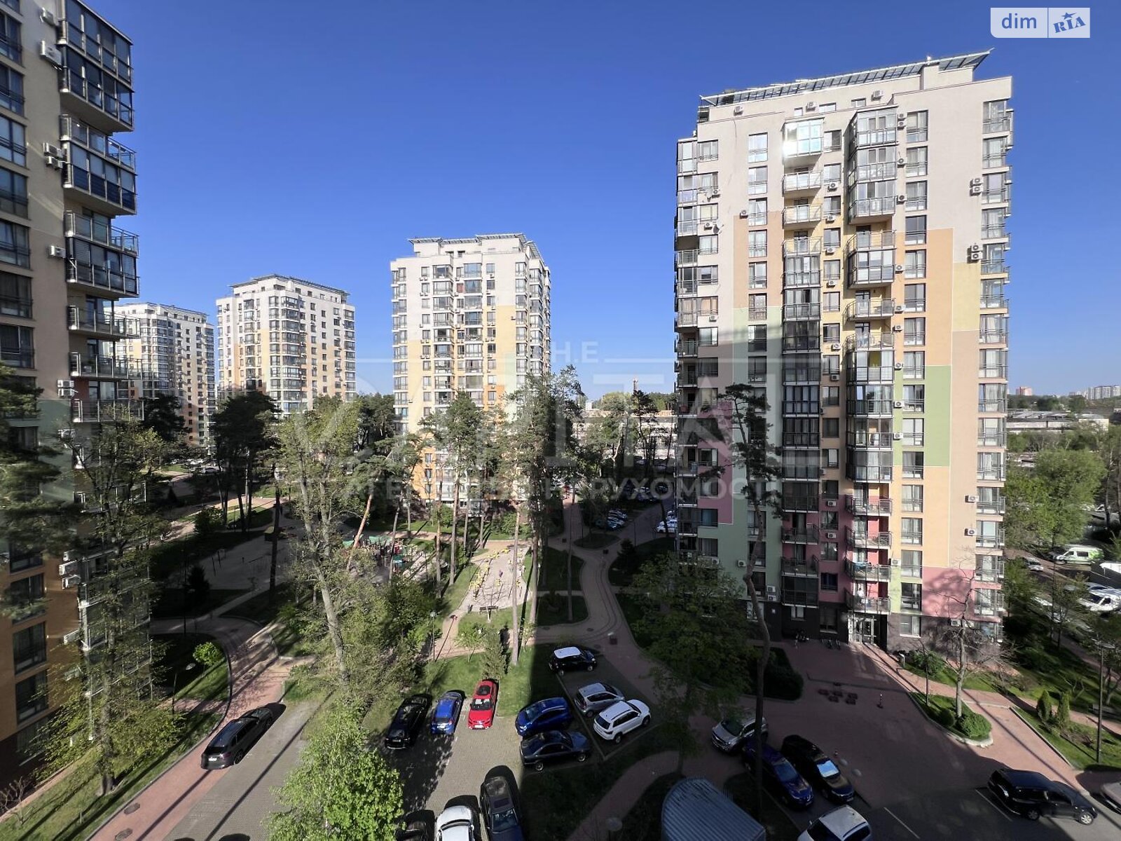 Продажа трехкомнатной квартиры в Киеве, на ул. Анатолия Петрицкого 23, район Святошино фото 1 Продажа трехкомнатной квартиры в Киеве, на ул. Анатолия Петрицкого 23, район Святошино фото 1