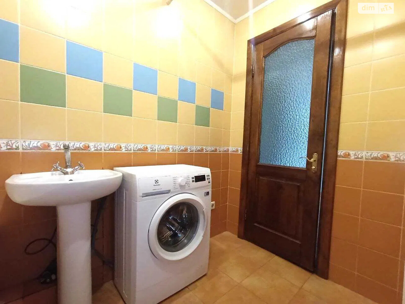 Продажа трехкомнатной квартиры в Киеве, на просп. Берестейский 127, район Святошино фото 1 Продажа трехкомнатной квартиры в Киеве, на просп. Берестейский 127, район Святошино фото 1