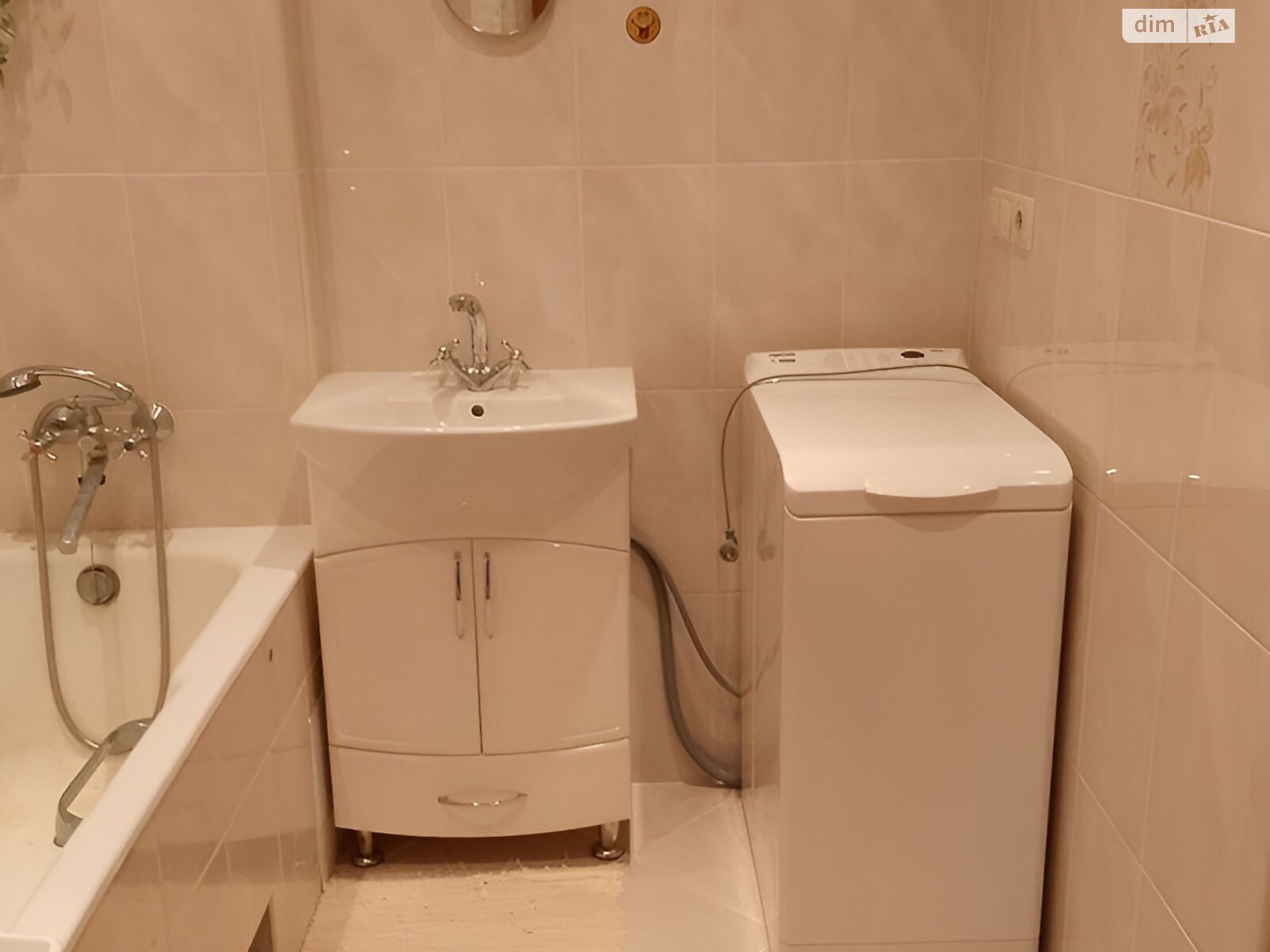 Продаж двокімнатної квартири в Києві, на вул. Івана Крамського 9, район Святошин фото 1 Продаж двокімнатної квартири в Києві, на вул. Івана Крамського 9, район Святошин фото 1