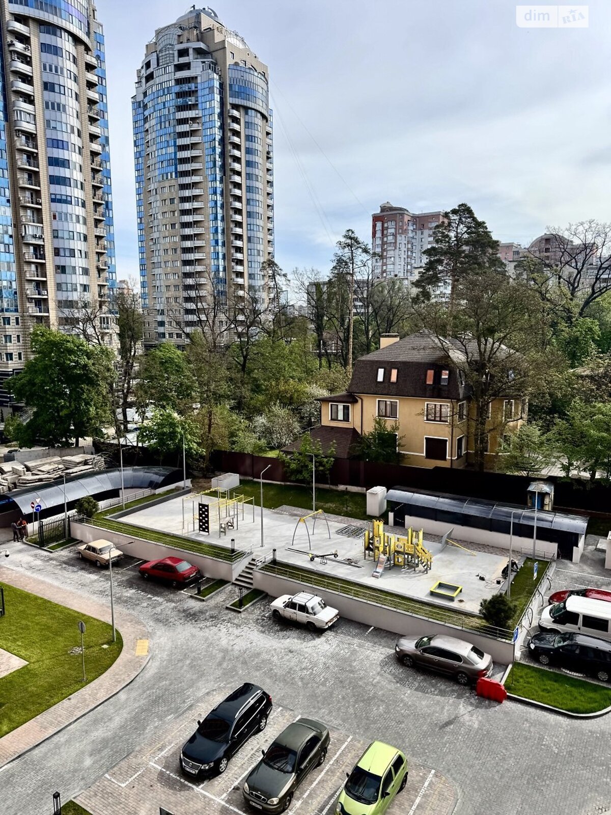 Продажа двухкомнатной квартиры в Киеве, на ул. Живописная 3, район Святошино фото 1 Продажа двухкомнатной квартиры в Киеве, на ул. Живописная 3, район Святошино фото 1
