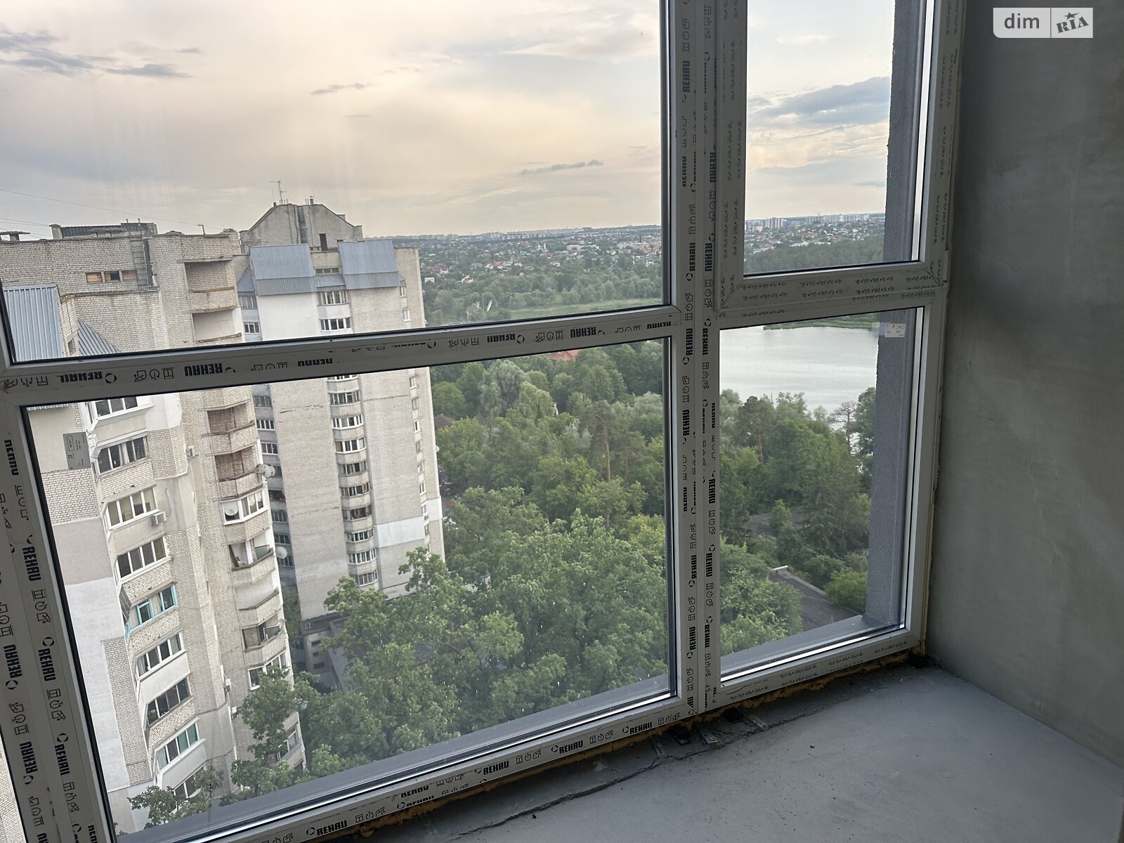 Продаж однокімнатної квартири в Києві, на вул. Живописна 3, район Святошин фото 1 Продаж однокімнатної квартири в Києві, на вул. Живописна 3, район Святошин фото 1