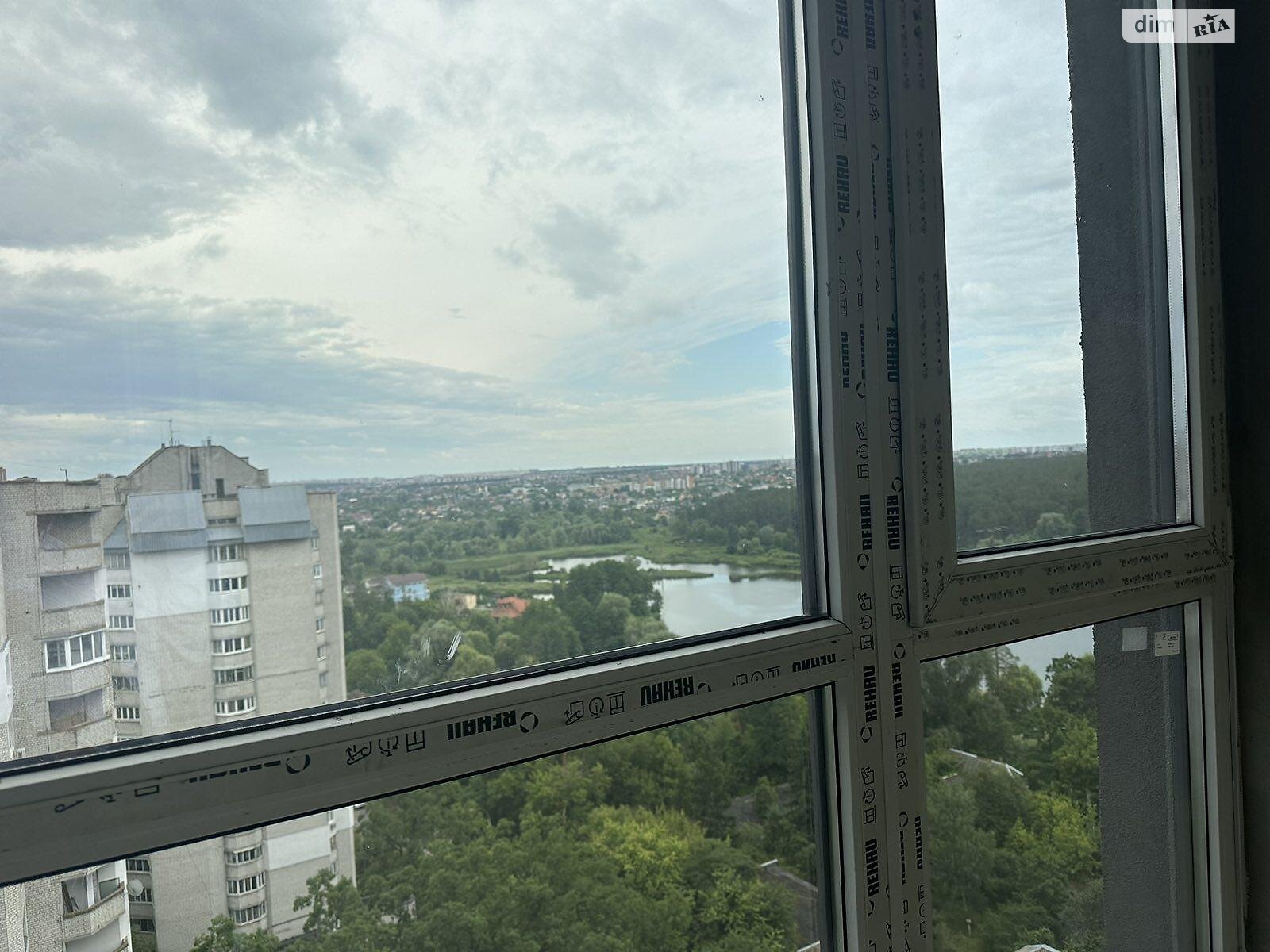 Продажа однокомнатной квартиры в Киеве, на ул. Живописная, район Святошинский фото 1 Продажа однокомнатной квартиры в Киеве, на ул. Живописная, район Святошинский фото 1