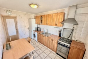 Продажа четырехкомнатной квартиры в Киеве, на ул. Святошинская 6, район Святошино фото 2 Продажа четырехкомнатной квартиры в Киеве, на ул. Святошинская 6, район Святошино фото 2