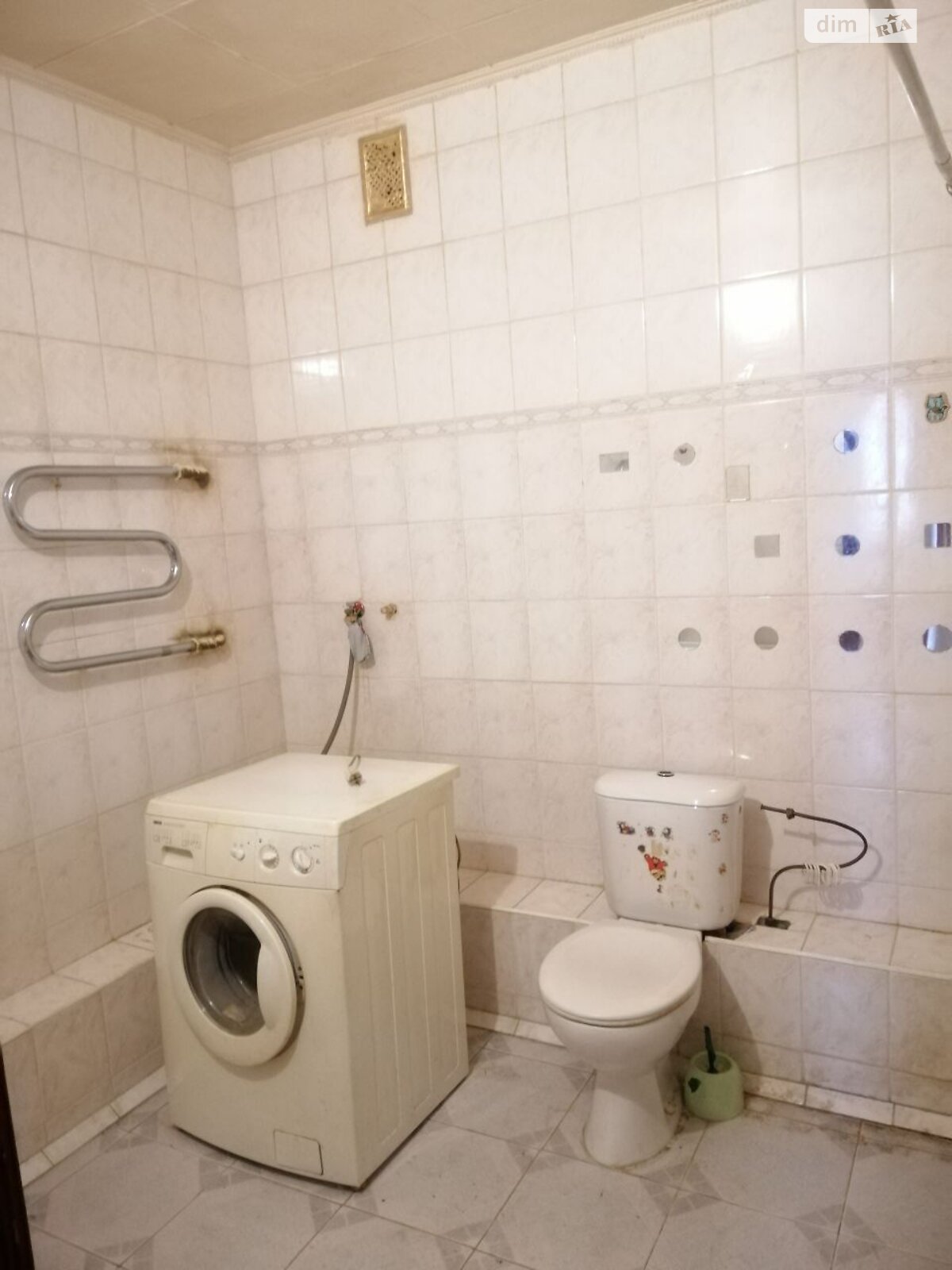 Продаж трикімнатної квартири в Києві, на вул. Верховинна 91, район Святошин фото 1 Продаж трикімнатної квартири в Києві, на вул. Верховинна 91, район Святошин фото 1