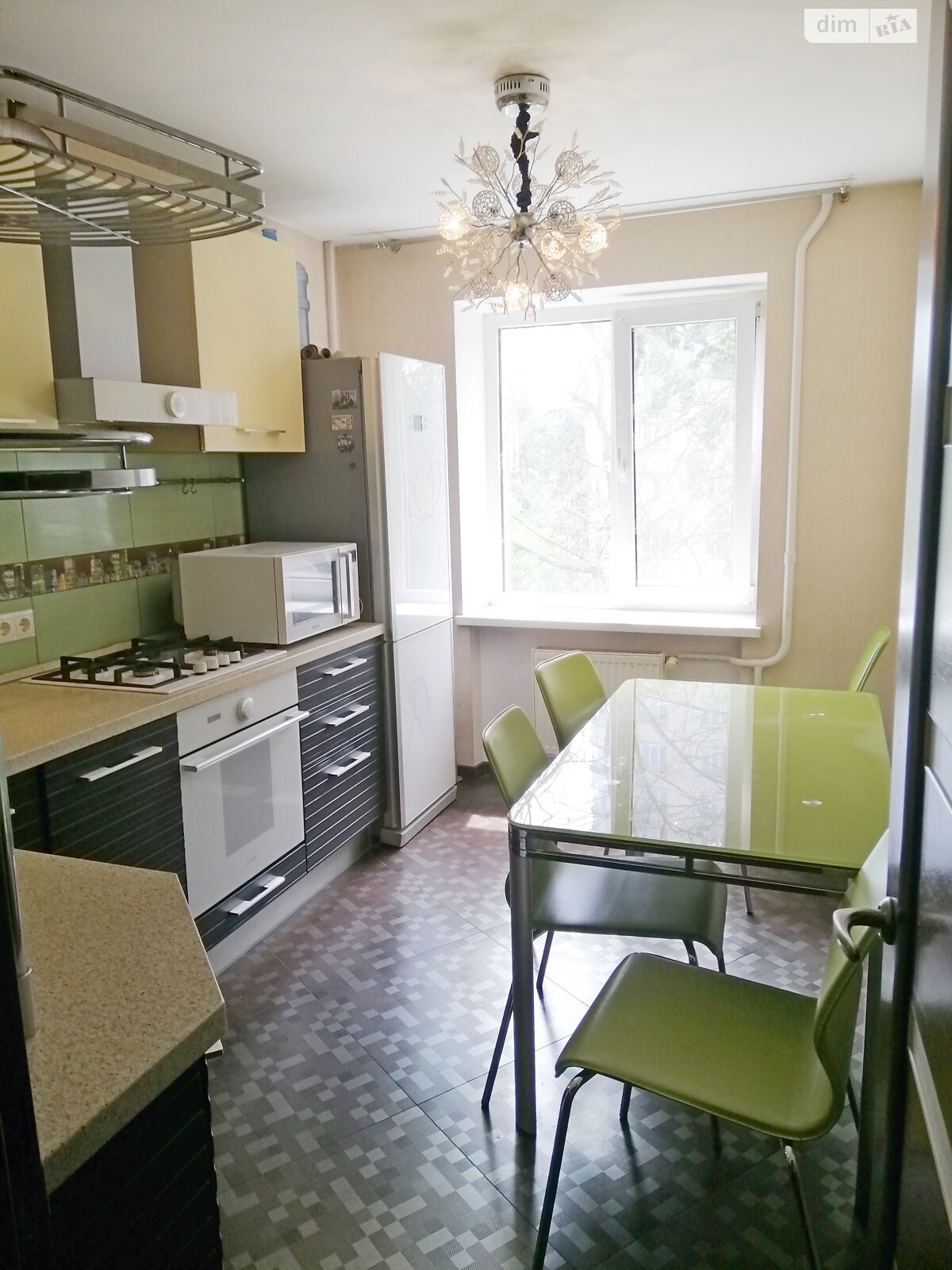 Продажа двухкомнатной квартиры в Киеве, на ул. Верховинная 82, район Святошино фото 1 Продажа двухкомнатной квартиры в Киеве, на ул. Верховинная 82, район Святошино фото 1