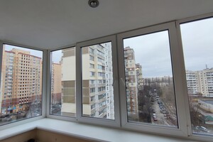 Продаж трикімнатної квартири в Києві, на вул. Василя Стуса 28, район Святошинський фото 2