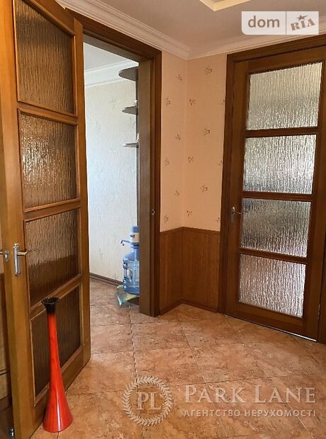 Продажа четырехкомнатной квартиры в Киеве, на ул. Академика Булаховского 5б, район Святошинский фото 1 Продажа четырехкомнатной квартиры в Киеве, на ул. Академика Булаховского 5б, район Святошинский фото 1