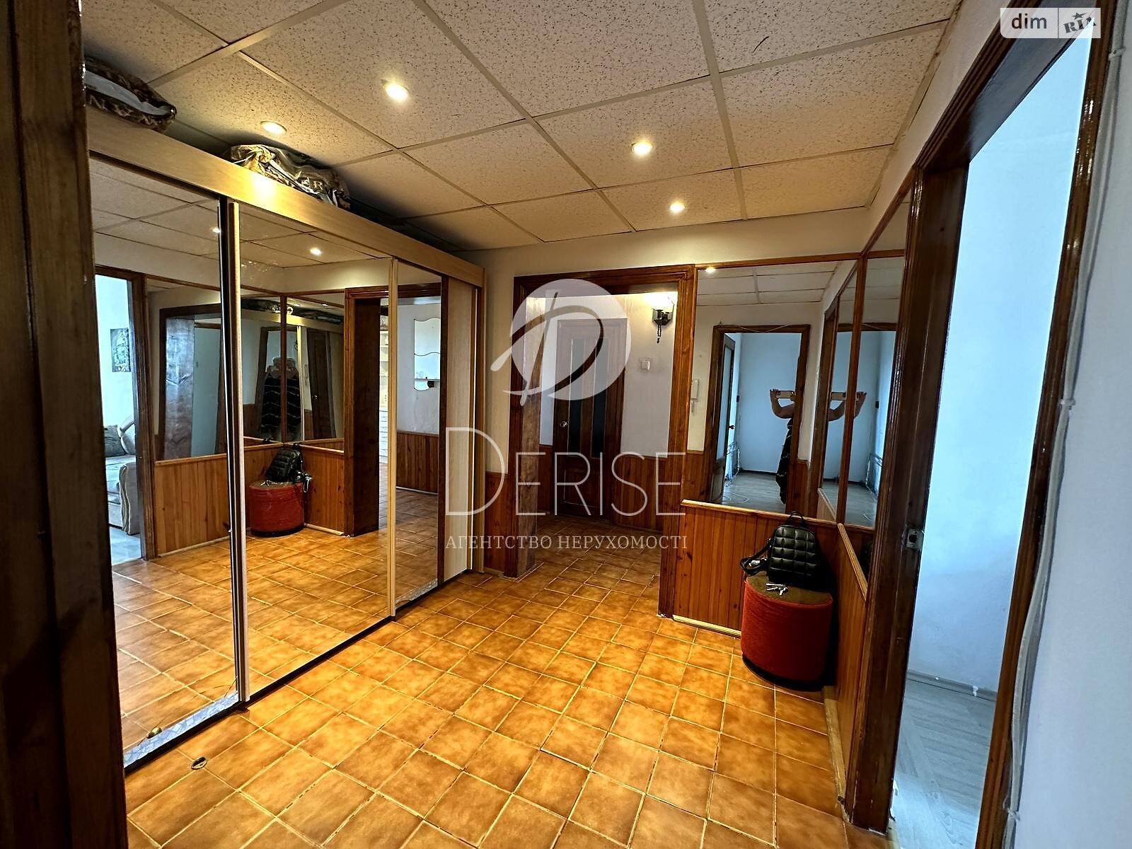 Продажа трехкомнатной квартиры в Киеве, на ул. Академика Доброхотова 15, район Святошинский фото 1 Продажа трехкомнатной квартиры в Киеве, на ул. Академика Доброхотова 15, район Святошинский фото 1