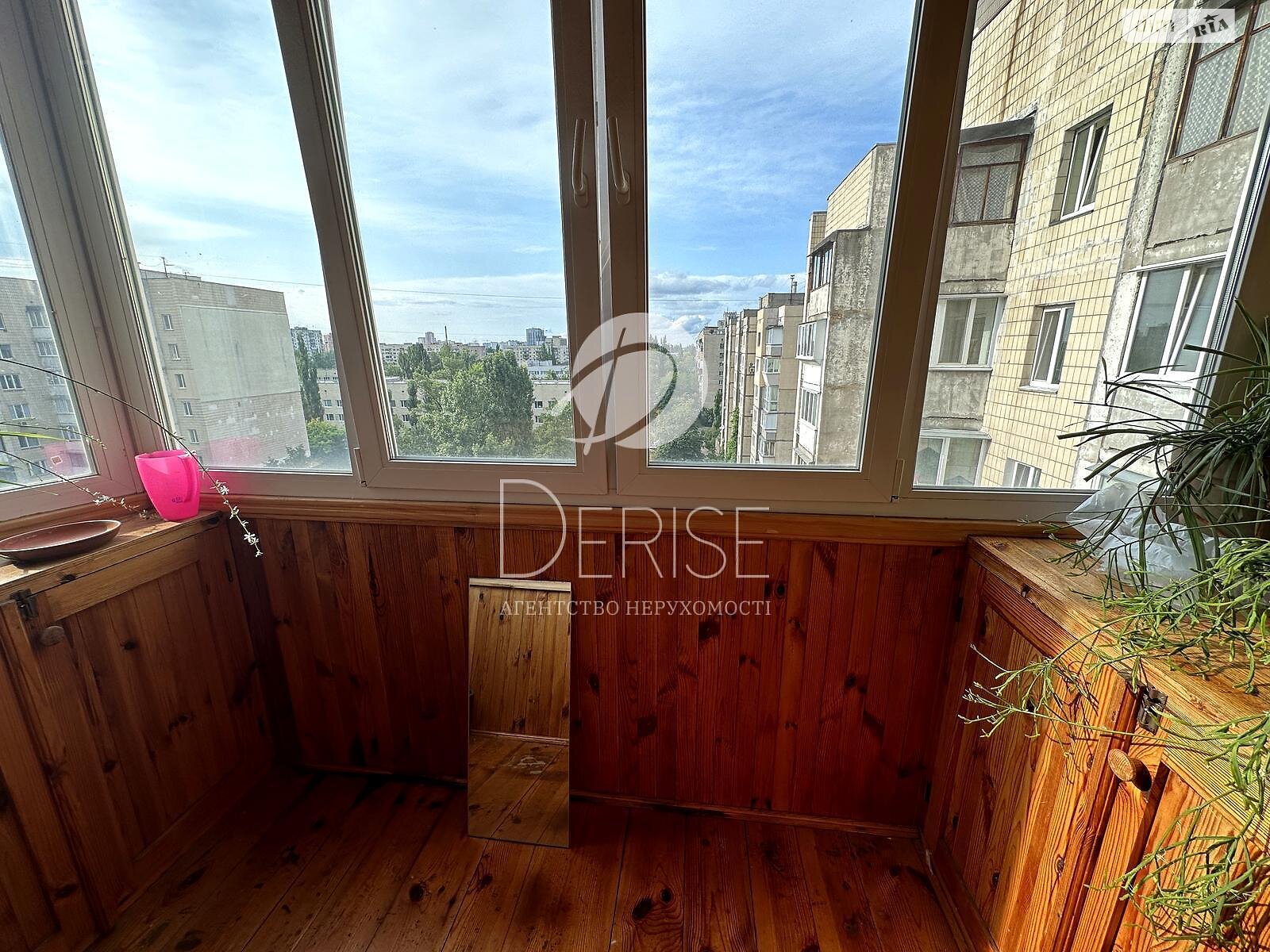 Продажа трехкомнатной квартиры в Киеве, на ул. Академика Доброхотова 15, район Святошинский фото 1 Продажа трехкомнатной квартиры в Киеве, на ул. Академика Доброхотова 15, район Святошинский фото 1