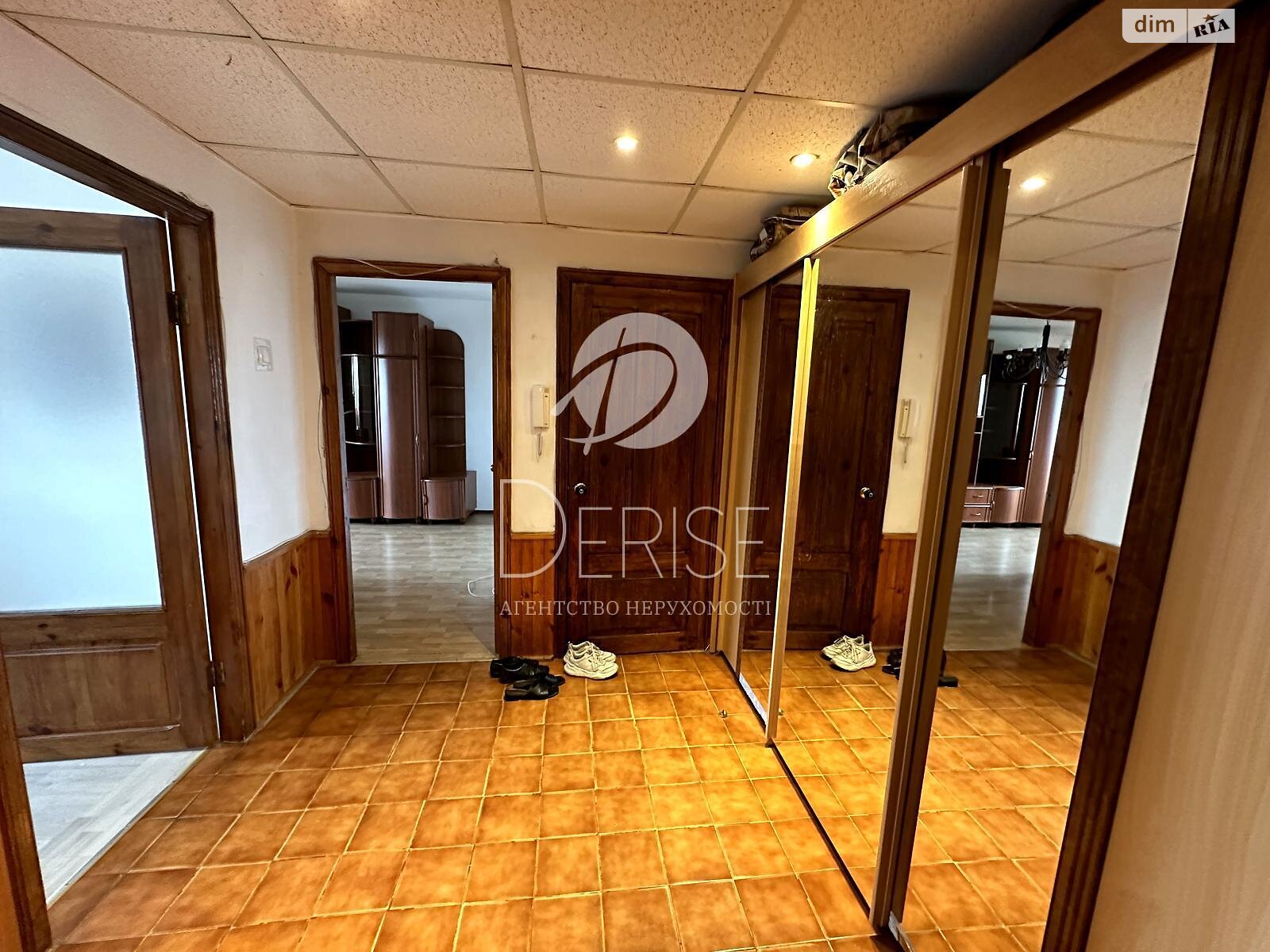 Продажа трехкомнатной квартиры в Киеве, на ул. Академика Доброхотова 15, район Святошинский фото 1 Продажа трехкомнатной квартиры в Киеве, на ул. Академика Доброхотова 15, район Святошинский фото 1