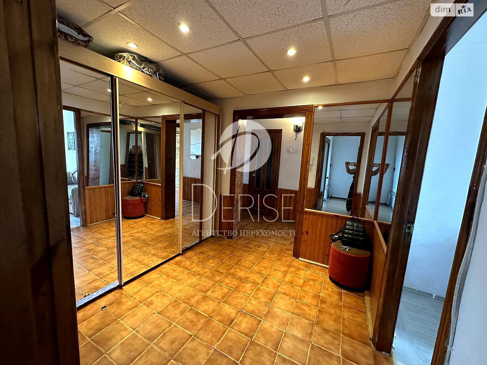 Продажа трехкомнатной квартиры в Киеве, на ул. Академика Доброхотова 15, район Святошинский фото 1 Продажа трехкомнатной квартиры в Киеве, на ул. Академика Доброхотова 15, район Святошинский фото 1